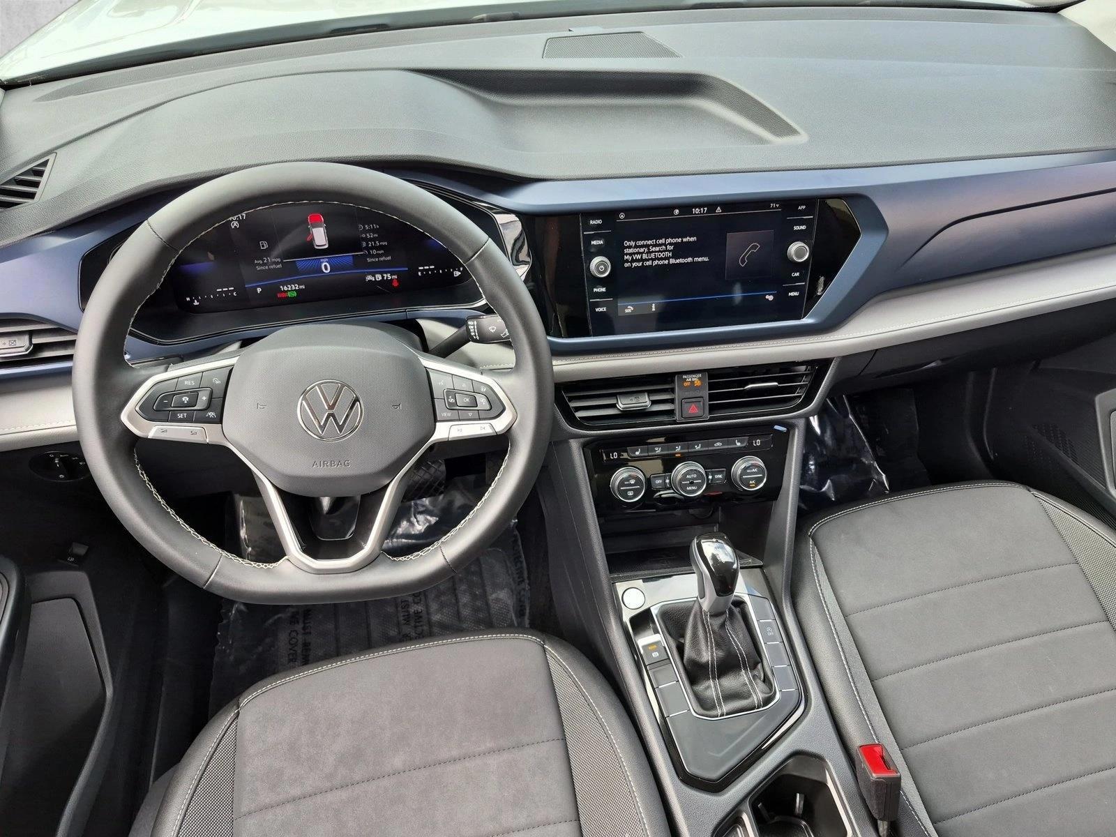 Thumbnail: 2024 Volkswagen Taos - 3
