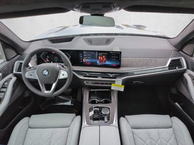 2026 BMW X7