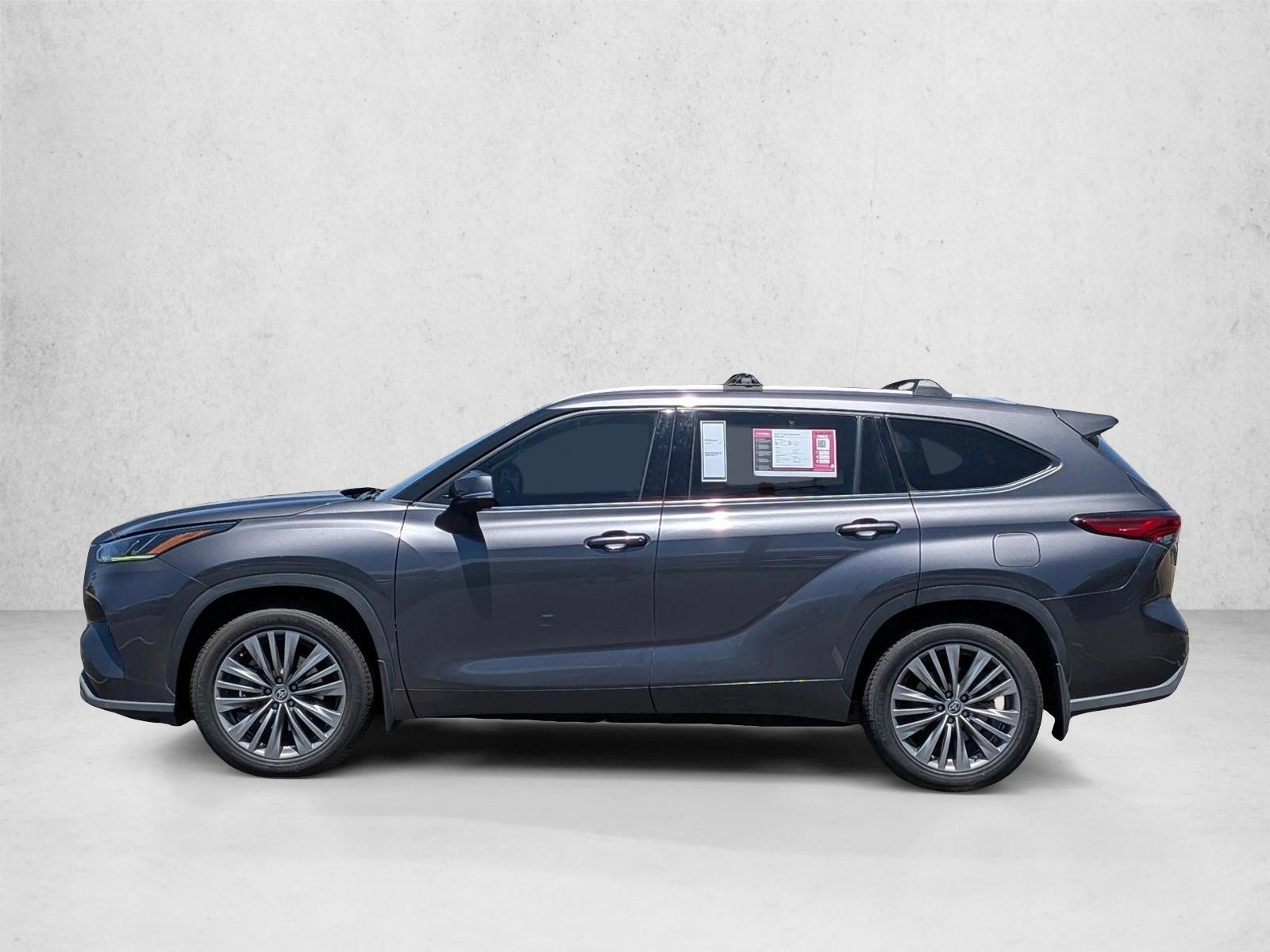 Thumbnail: 2021 Toyota Highlander - 2