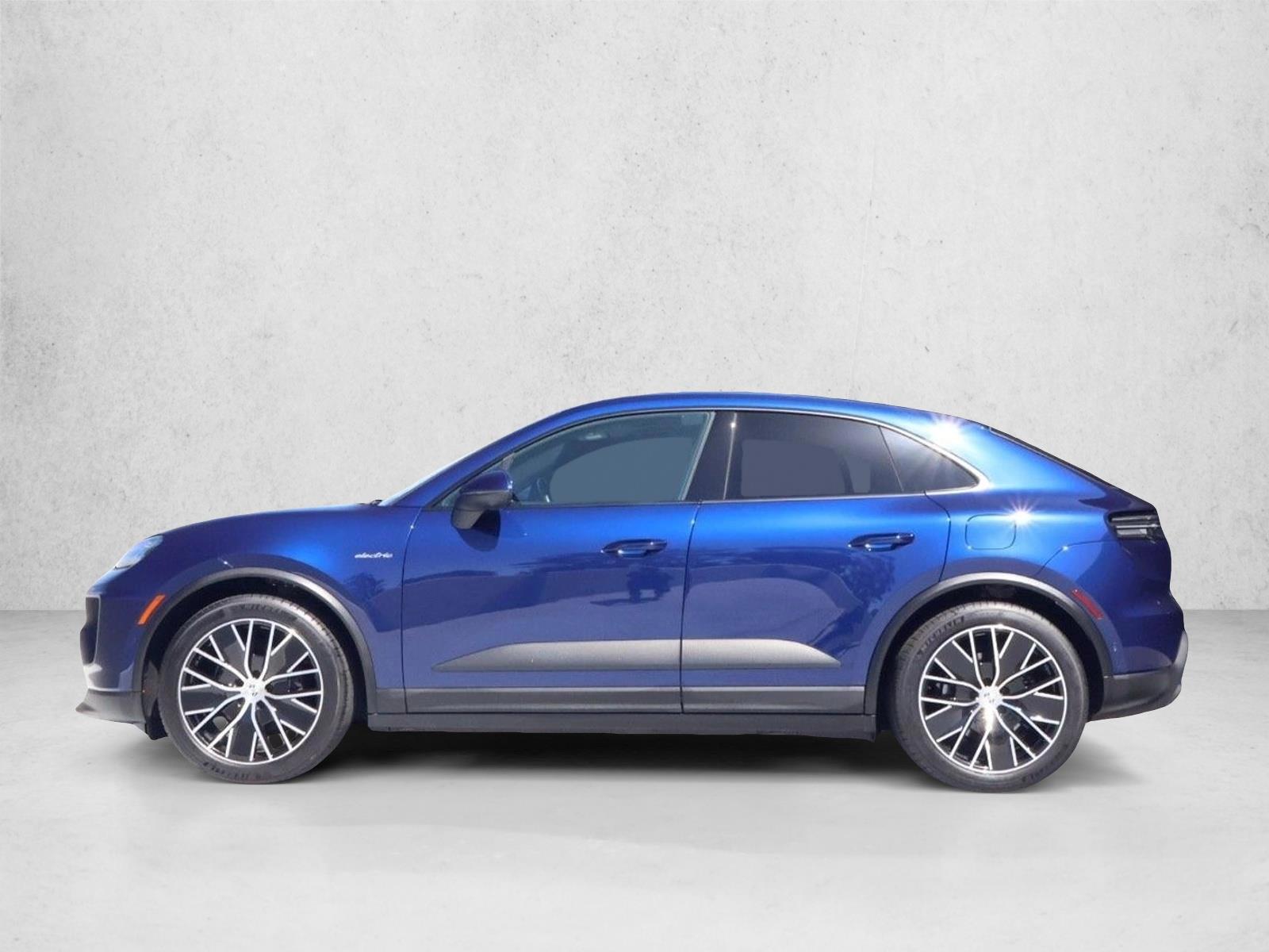 Thumbnail: 2025 Porsche Macan - 2