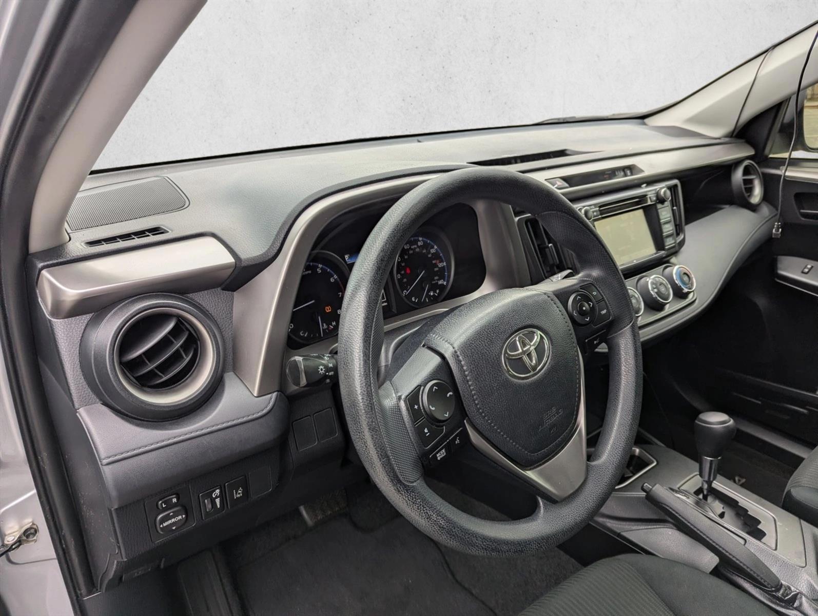 Thumbnail: 2018 Toyota RAV4 - 3