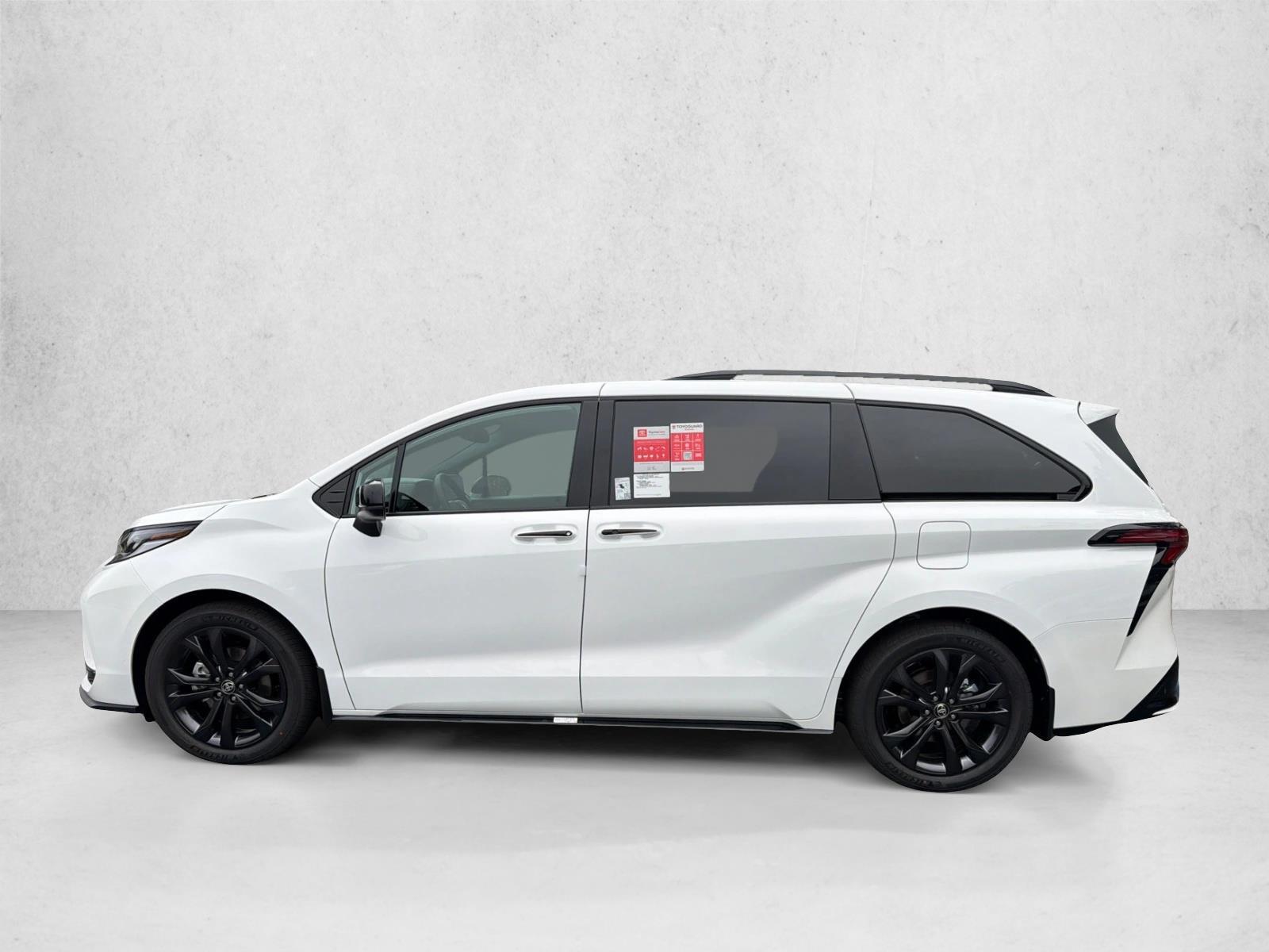 Thumbnail: 2026 Toyota Sienna - 2