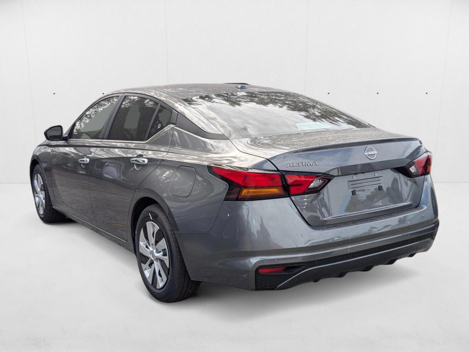 2025 Nissan Altima S - Photo 8