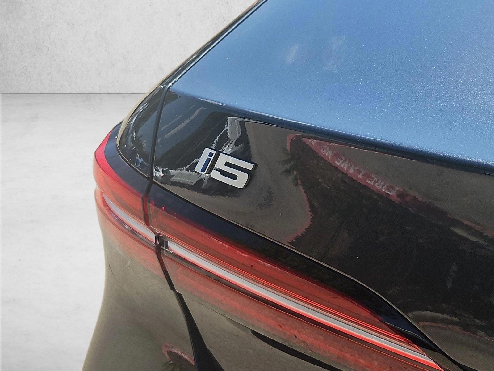 2026 BMW i5 40 - Photo 21