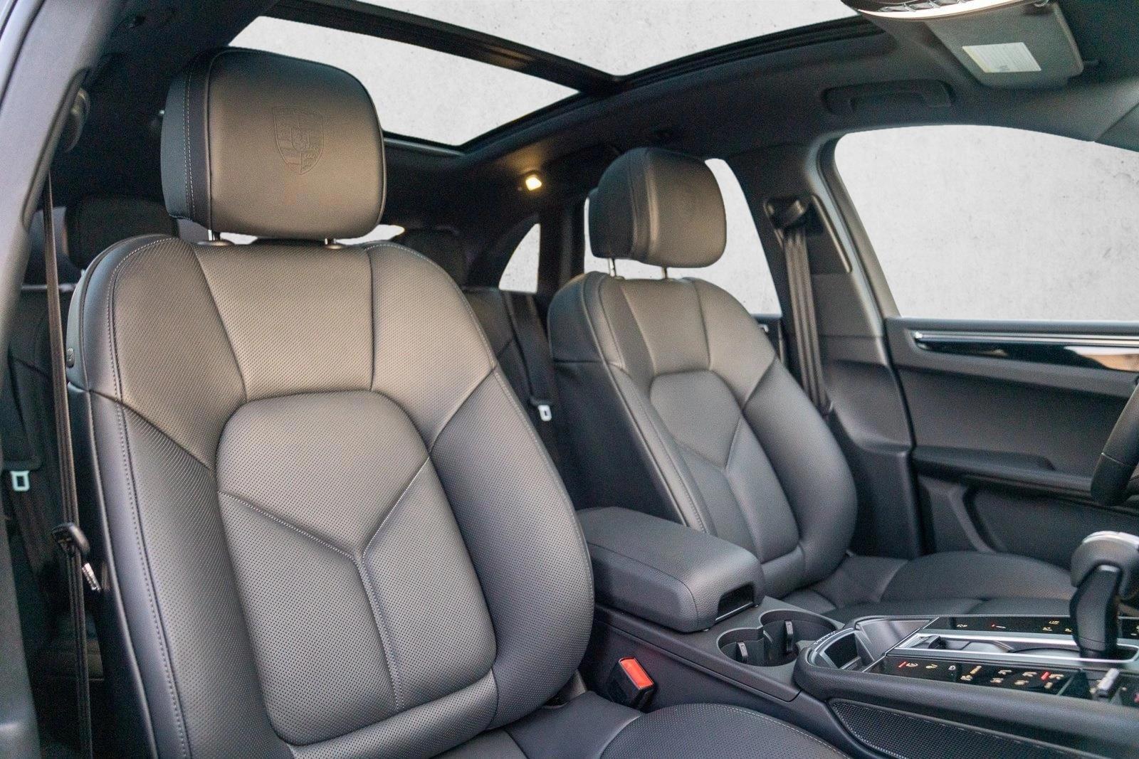 2026 Porsche Macan T - Photo 27