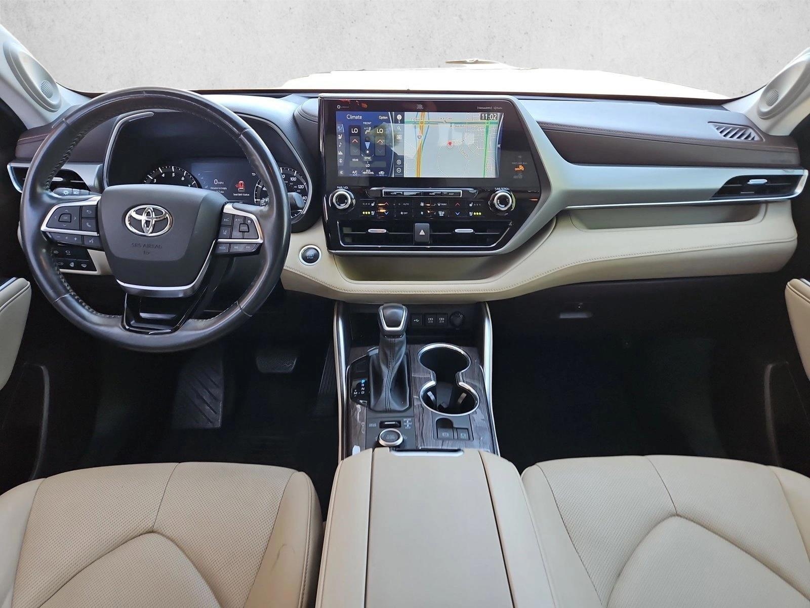 Thumbnail: 2021 Toyota Highlander - 3