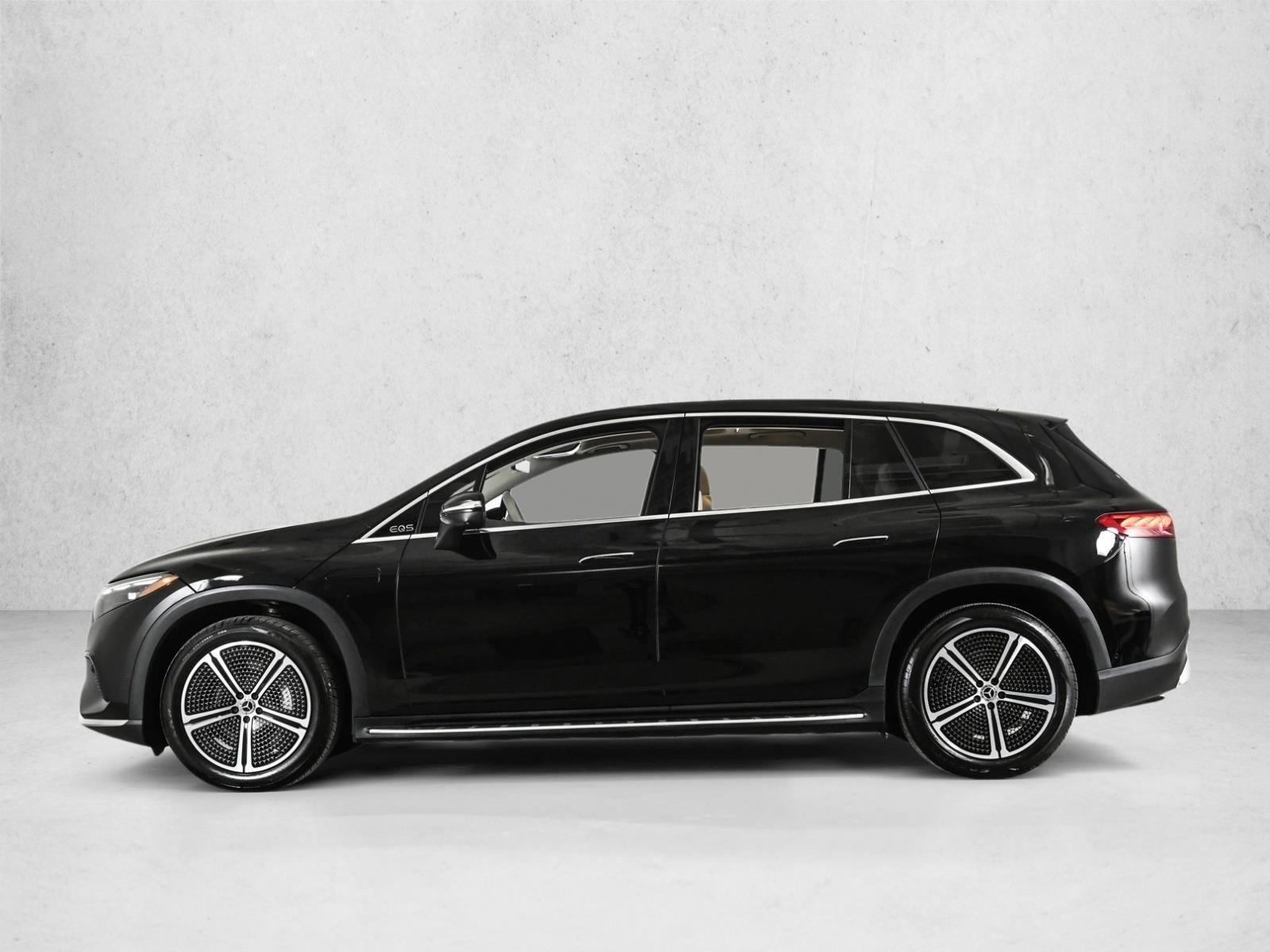 Thumbnail: 2023 Mercedes-Benz EQS - 2