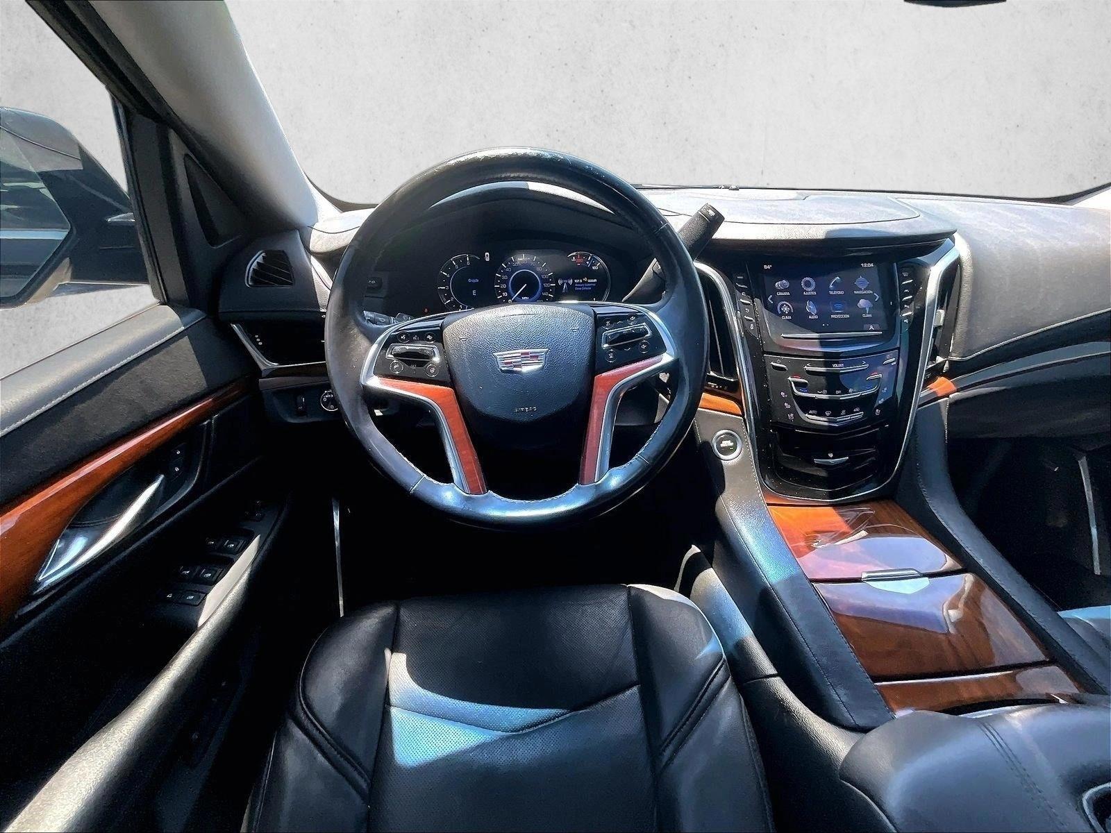 Thumbnail: 2017 Cadillac Escalade - 3