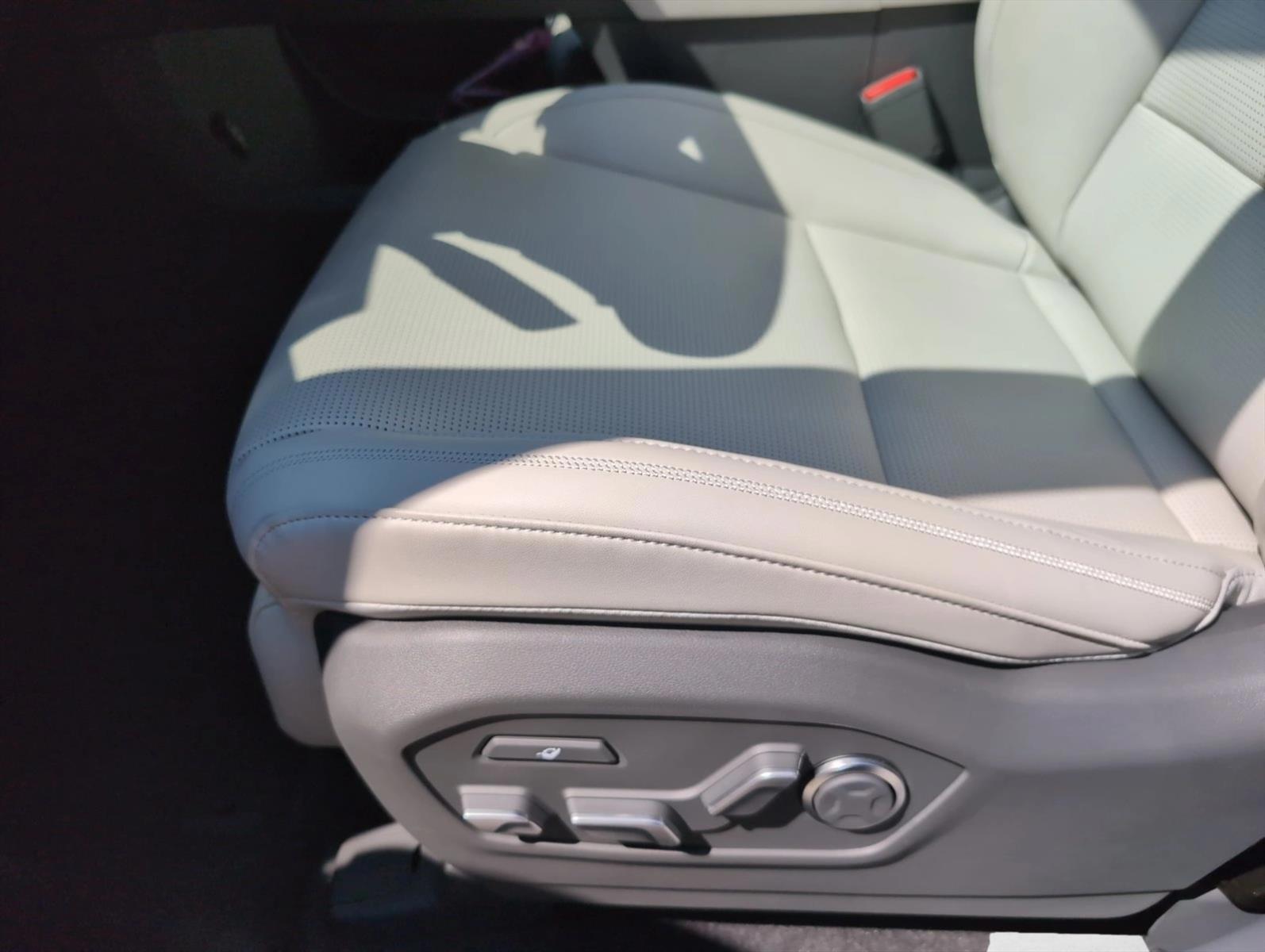 Thumbnail: 2027 Hyundai Santa Fe - 4