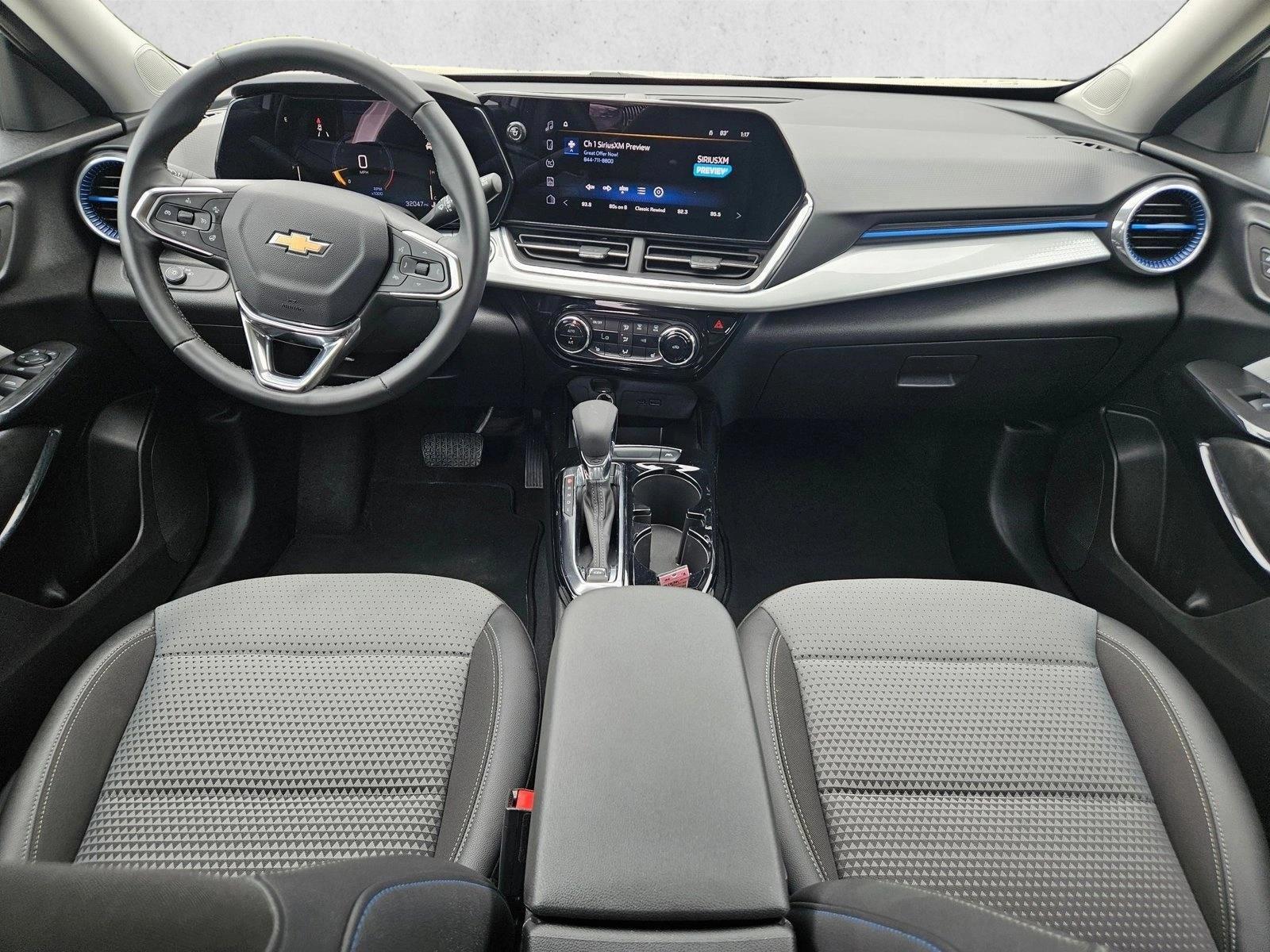 Thumbnail: 2025 Chevrolet Trax - 3