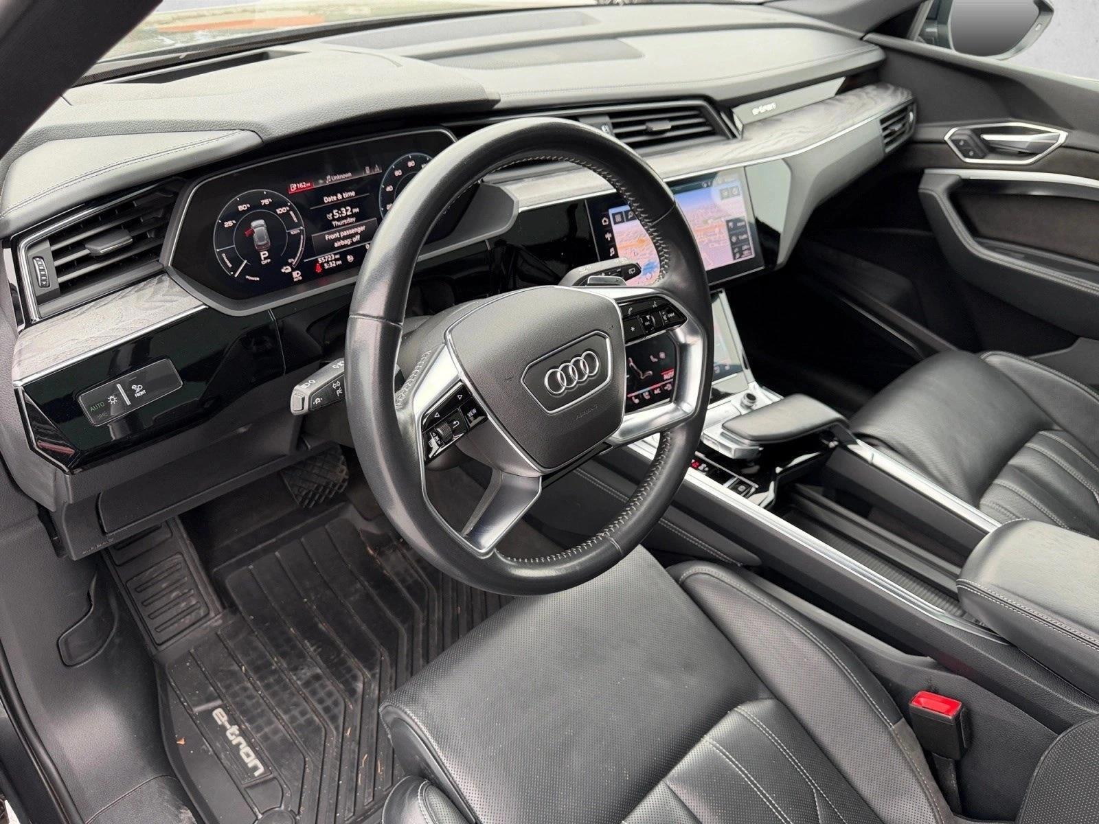 Thumbnail: 2019 Audi e-tron - 3