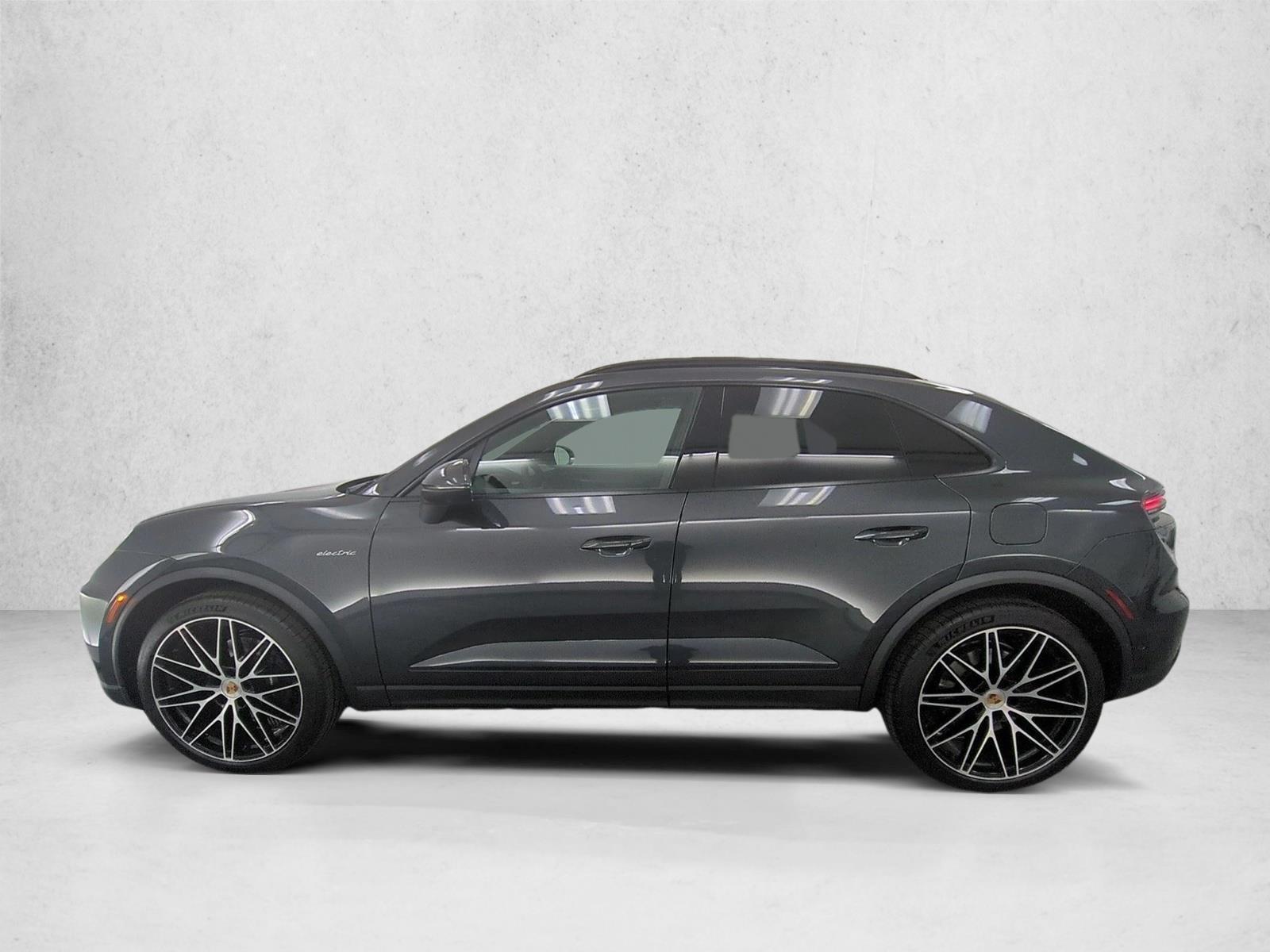 Thumbnail: 2026 Porsche Macan - 2