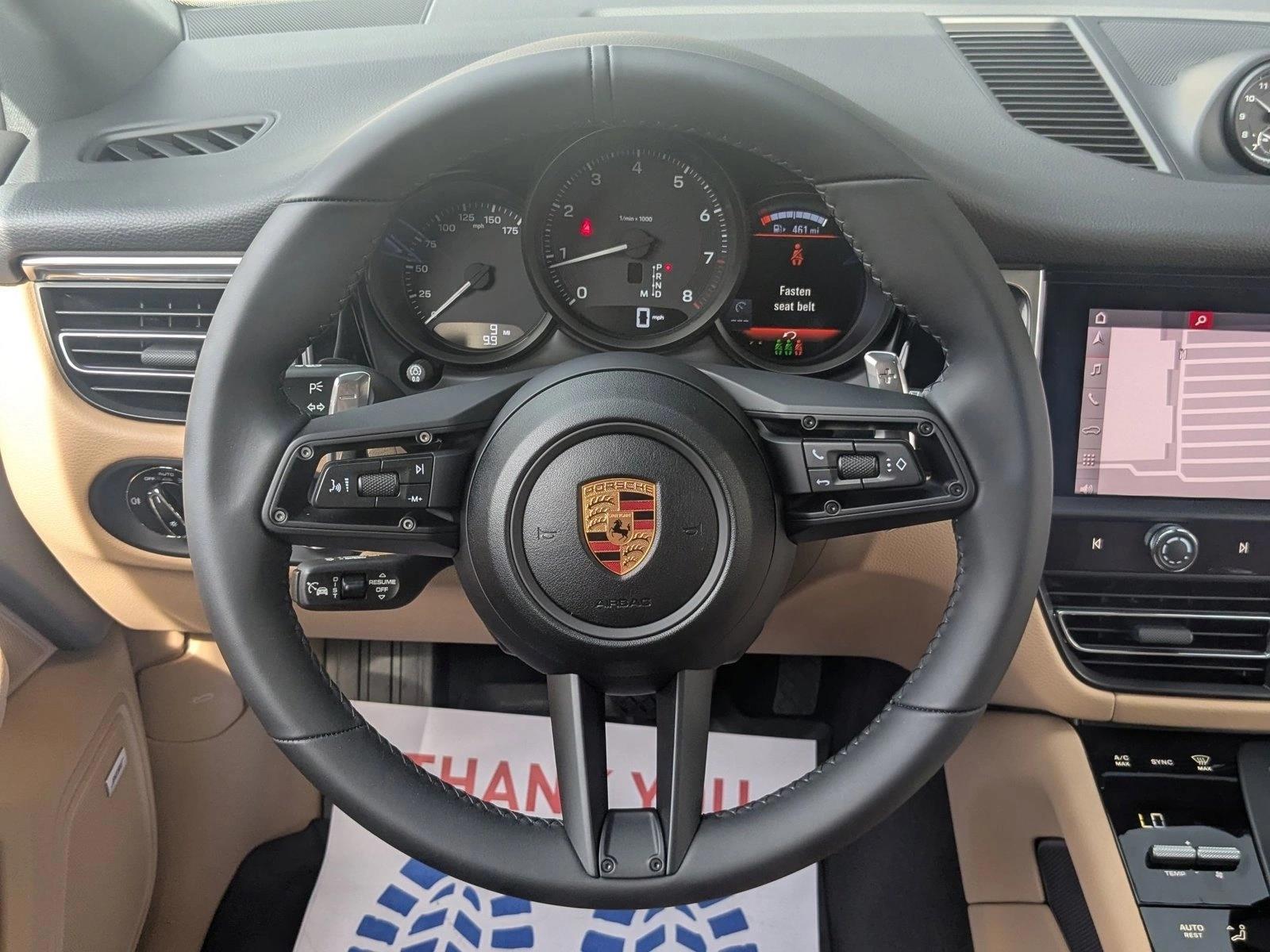 2026 Porsche Macan T - Photo 15