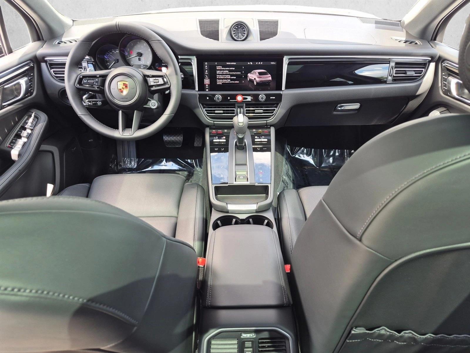 Thumbnail: 2026 Porsche Macan - 4