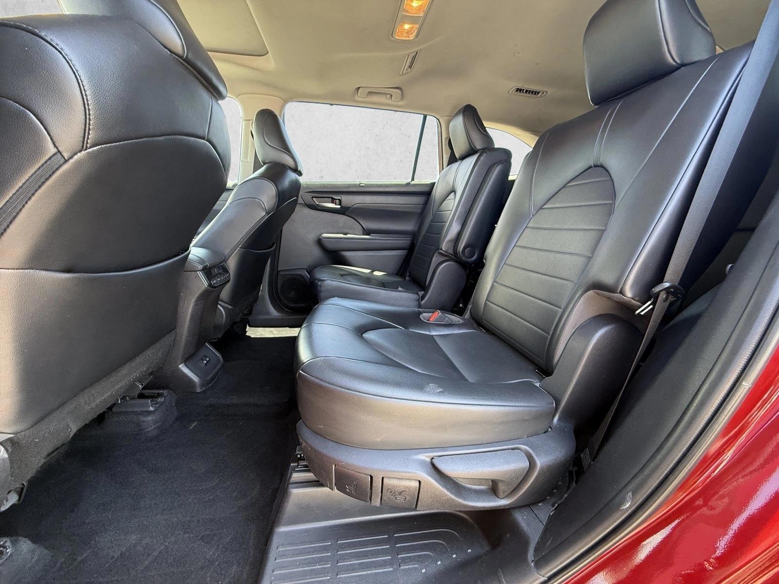 2022 Toyota Highlander XLE - Photo 21