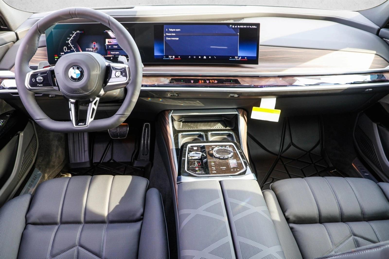 Thumbnail: 2026 BMW 7 Series - 4