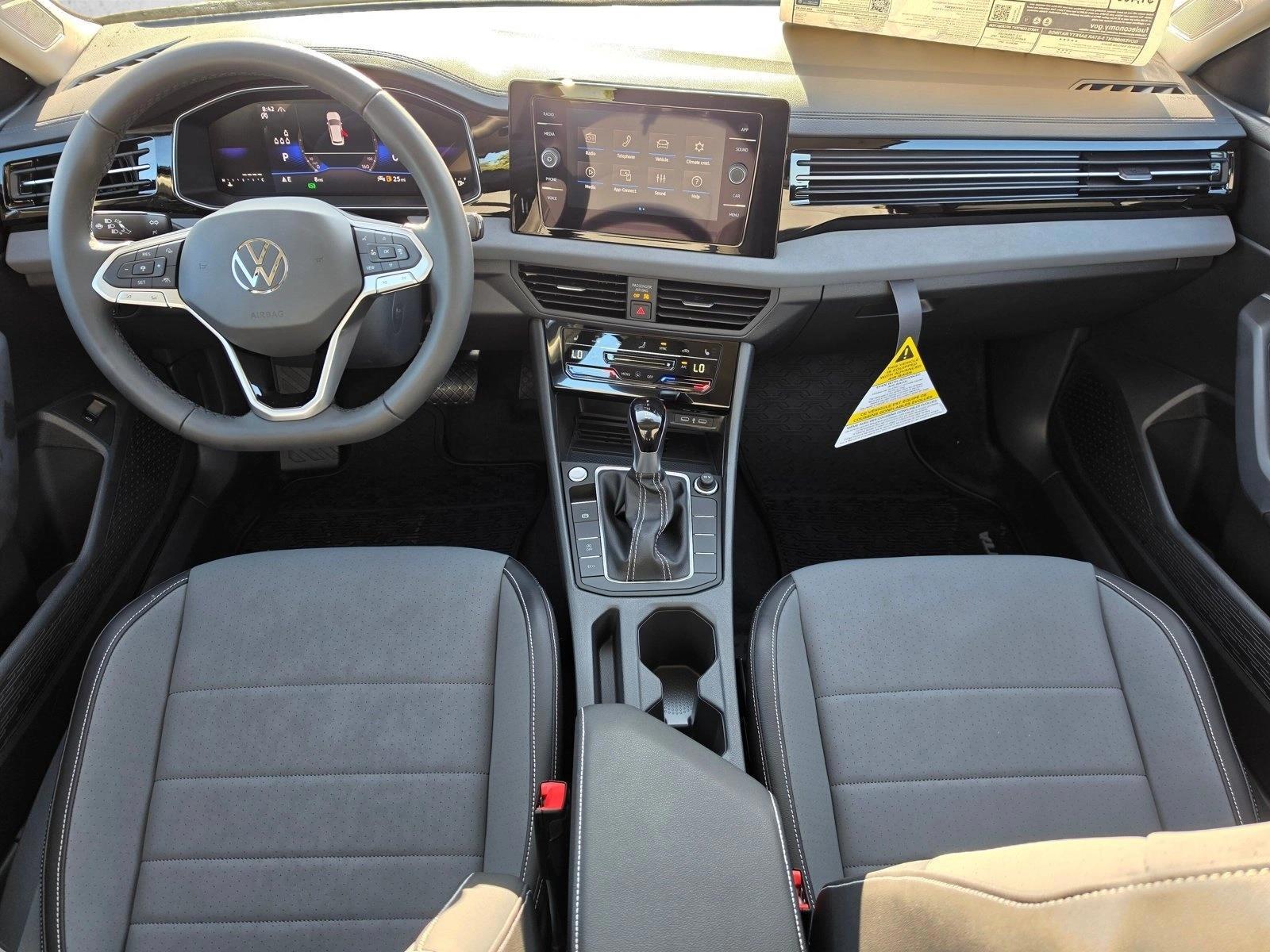 Thumbnail: 2027 Volkswagen Jetta - 4