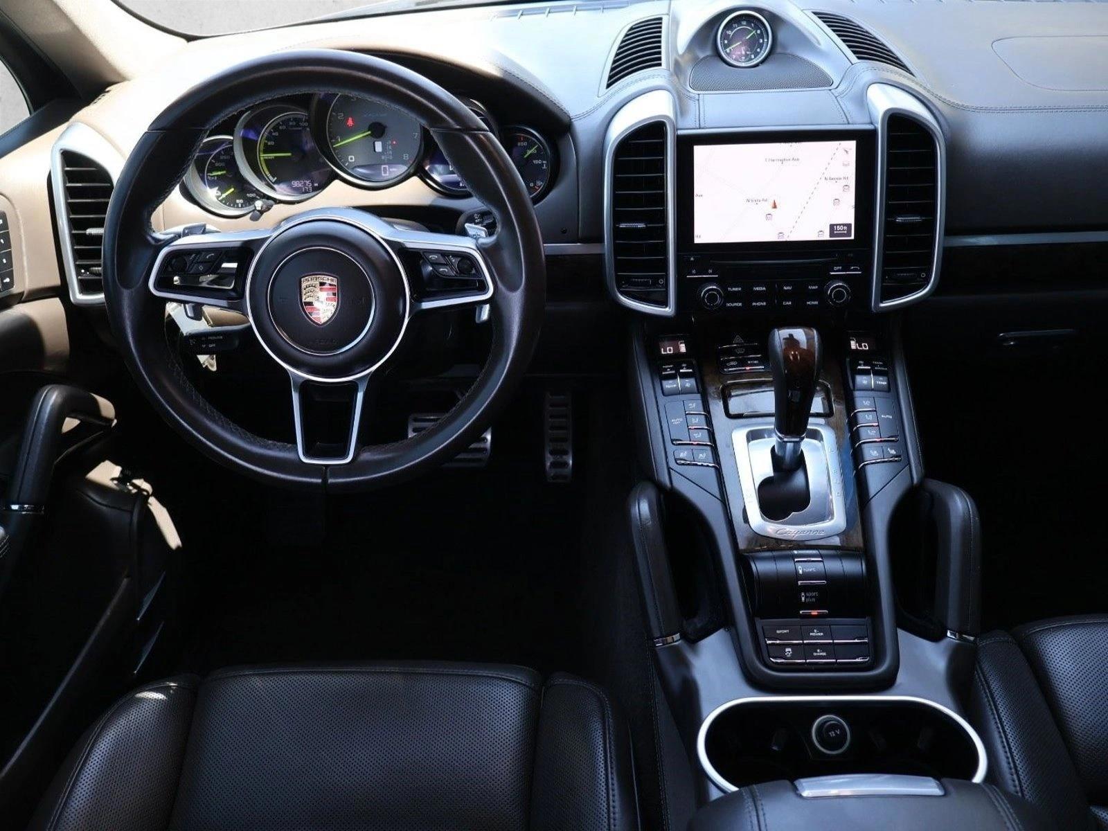 Thumbnail: 2017 Porsche Cayenne - 3