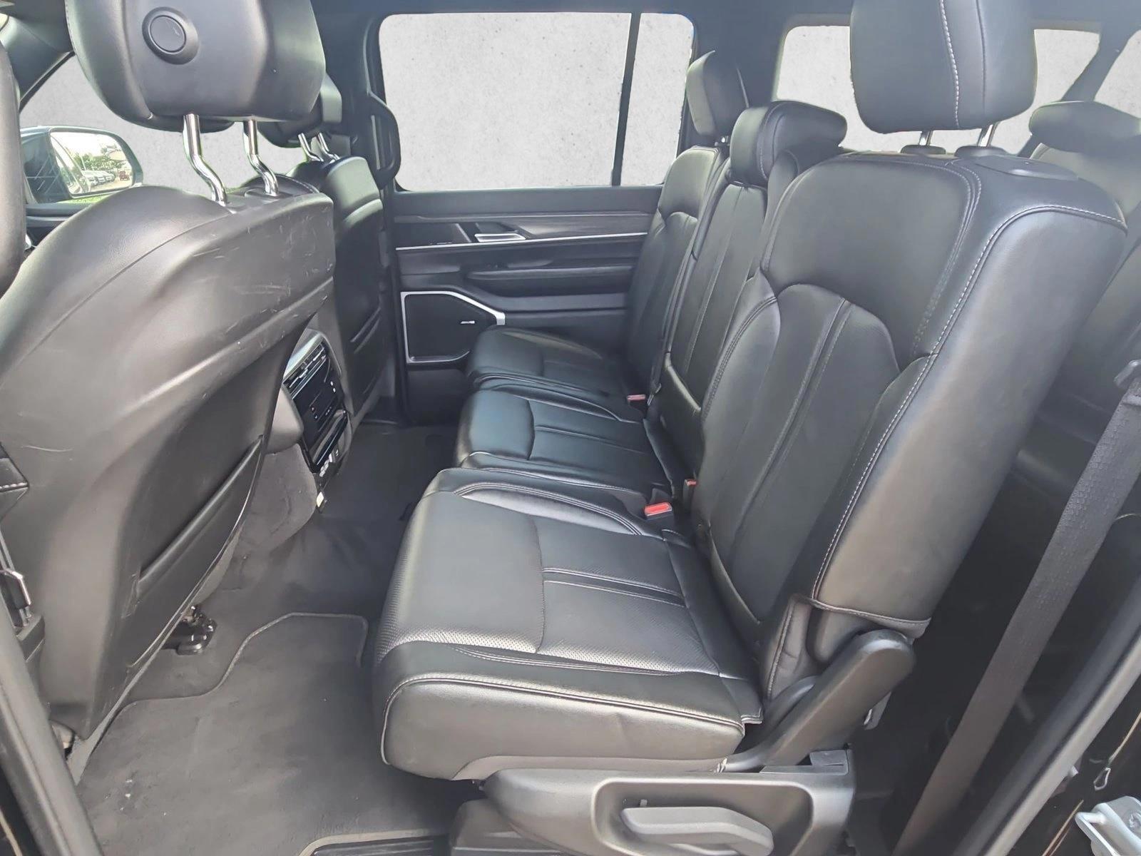 2023 Jeep Wagoneer L Series II - Photo 19