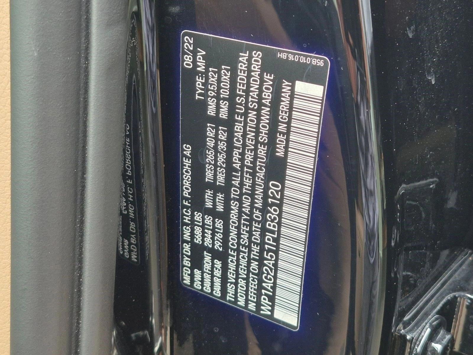 2023 Porsche Macan S - Photo 29
