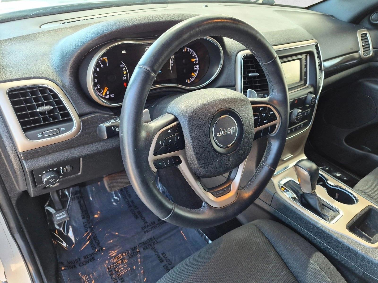 Thumbnail: 2017 Jeep Grand Cherokee - 3