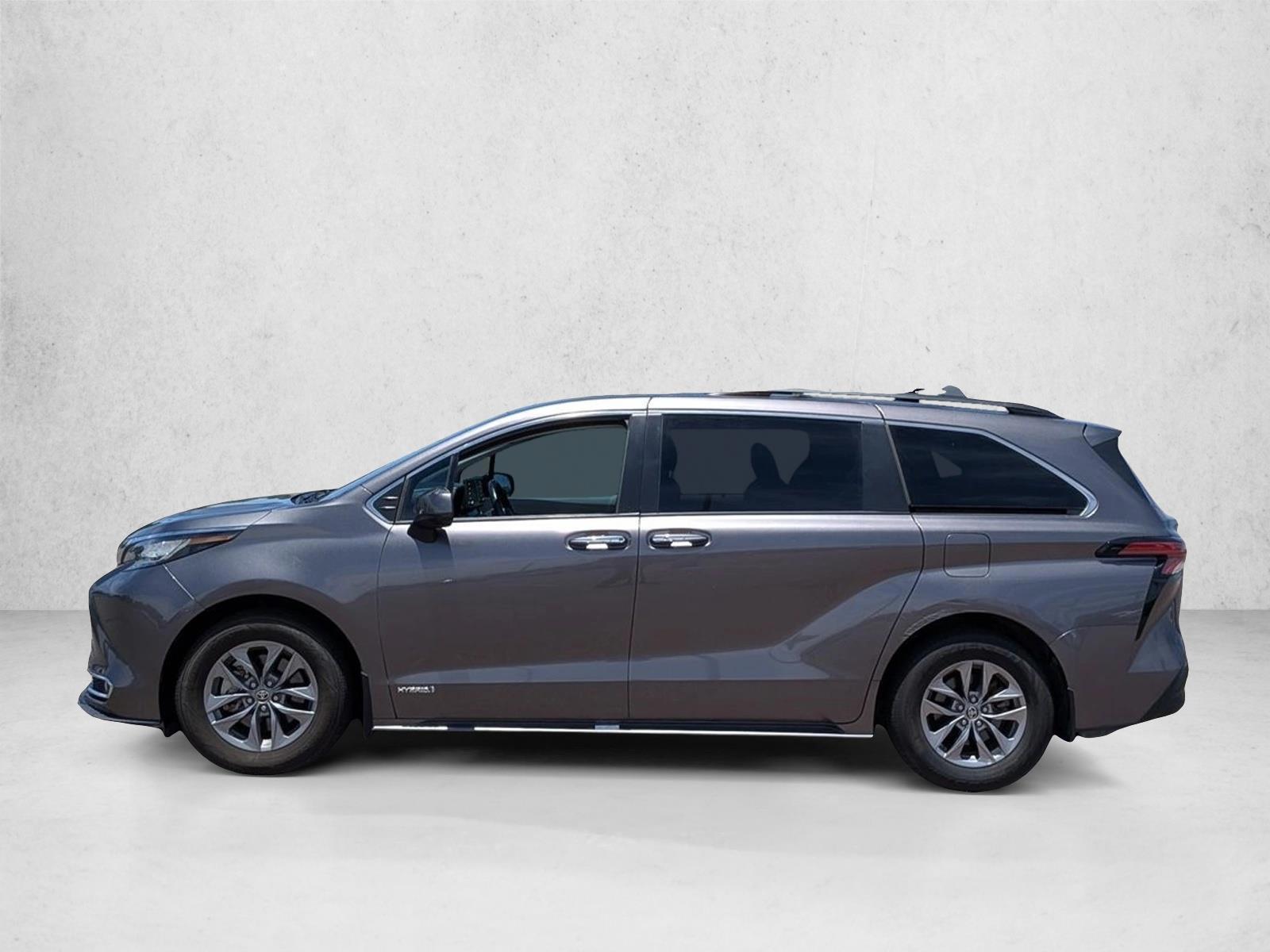 Thumbnail: 2021 Toyota Sienna - 2