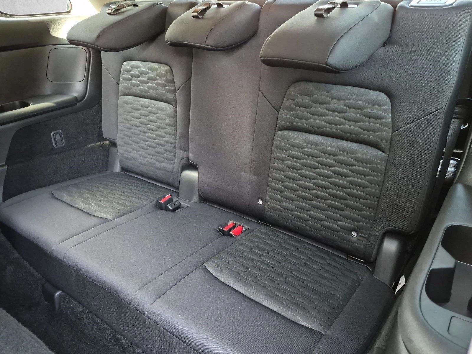 2025 Nissan Pathfinder SV - Photo 17