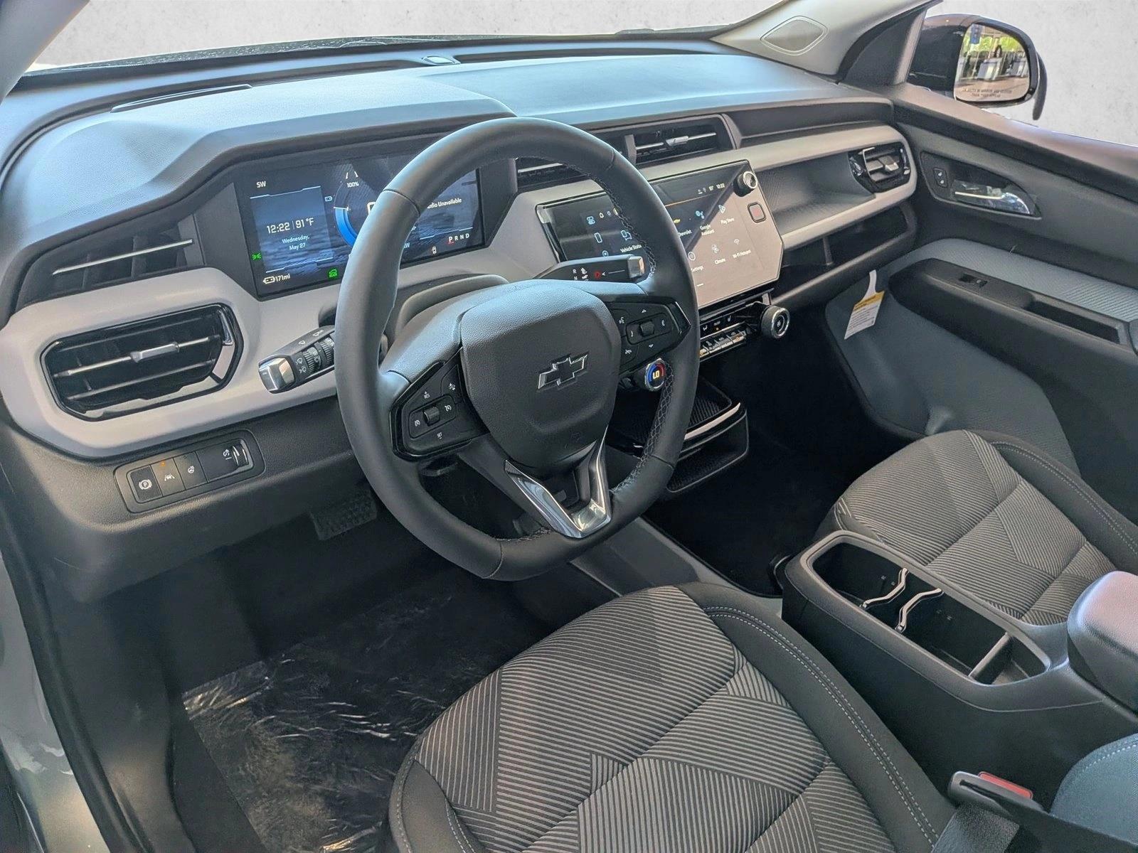 Thumbnail: 2027 Chevrolet Bolt EV - 3