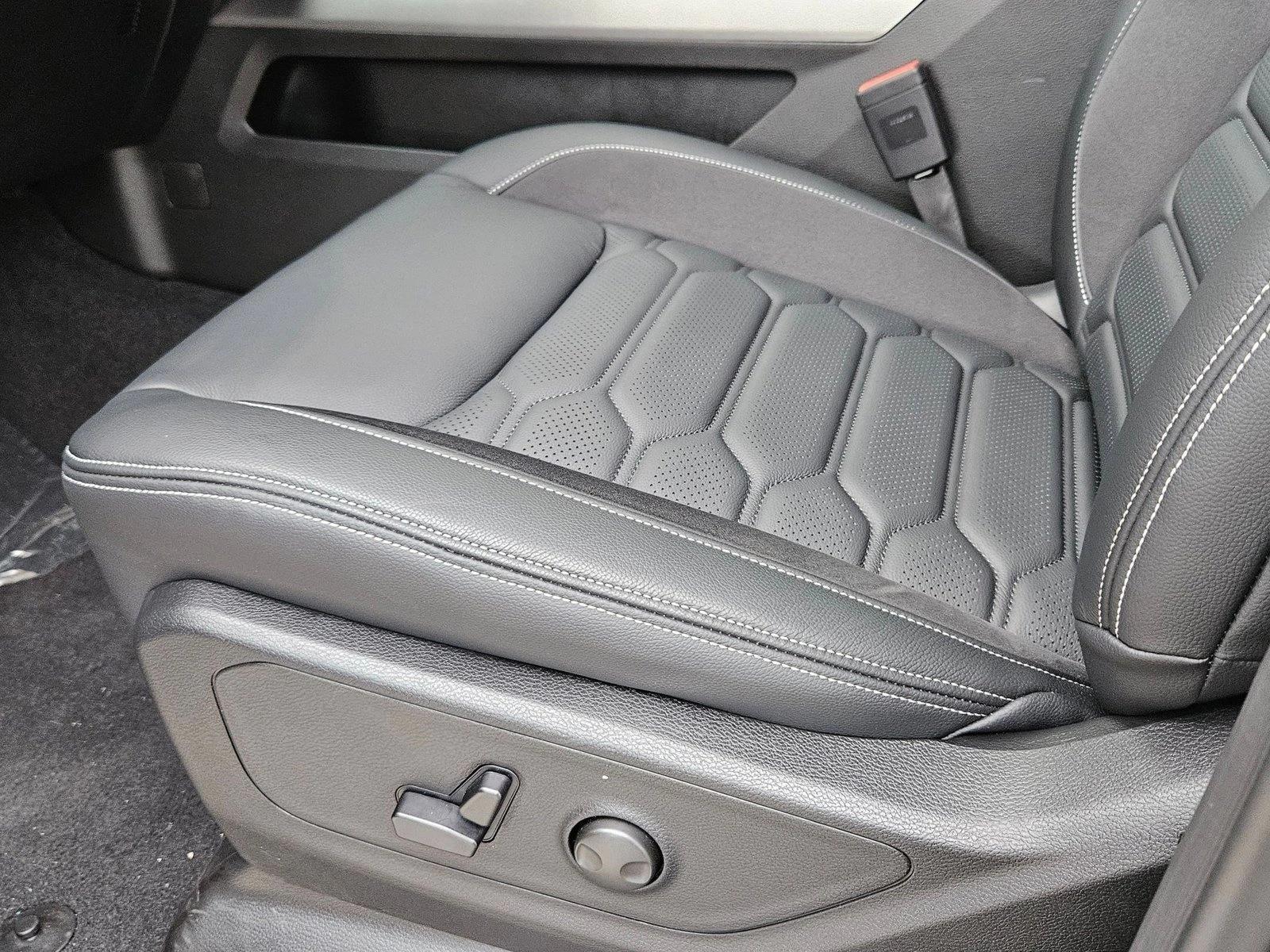 Thumbnail: 2026 RAM 1500 - 4