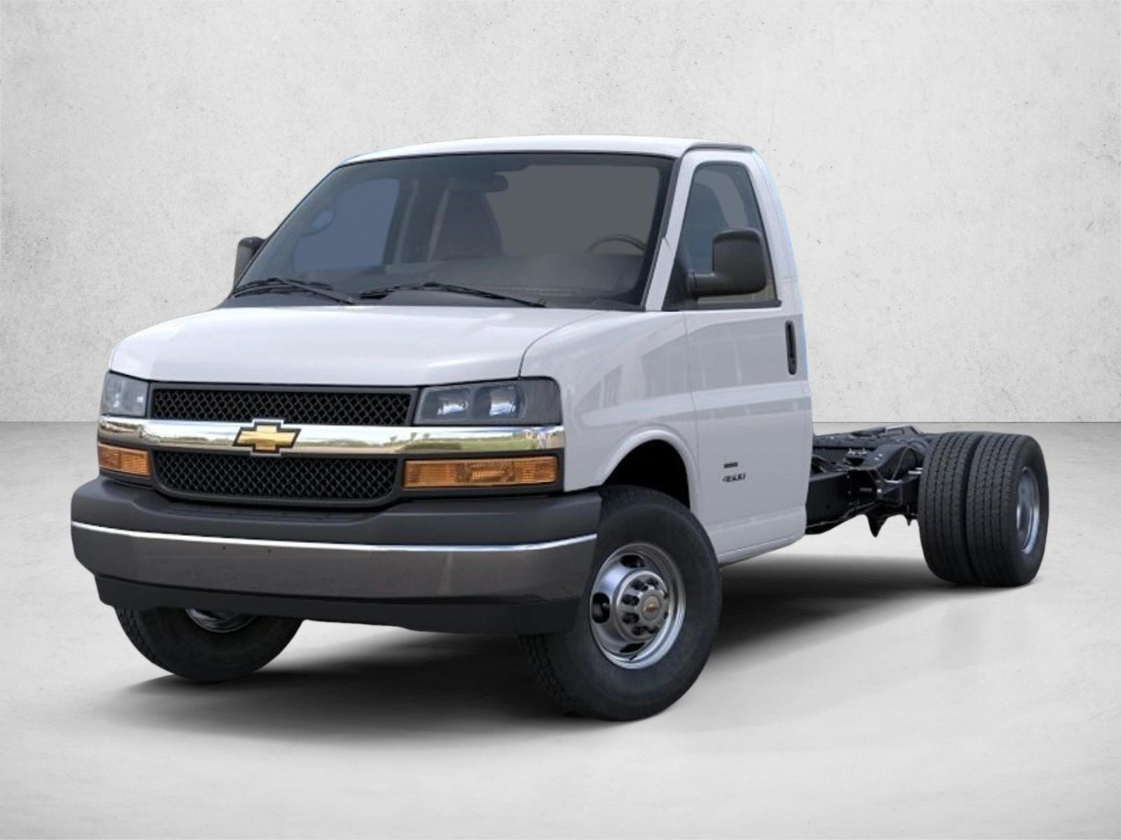 Thumbnail: 2026 Chevrolet Express - 3