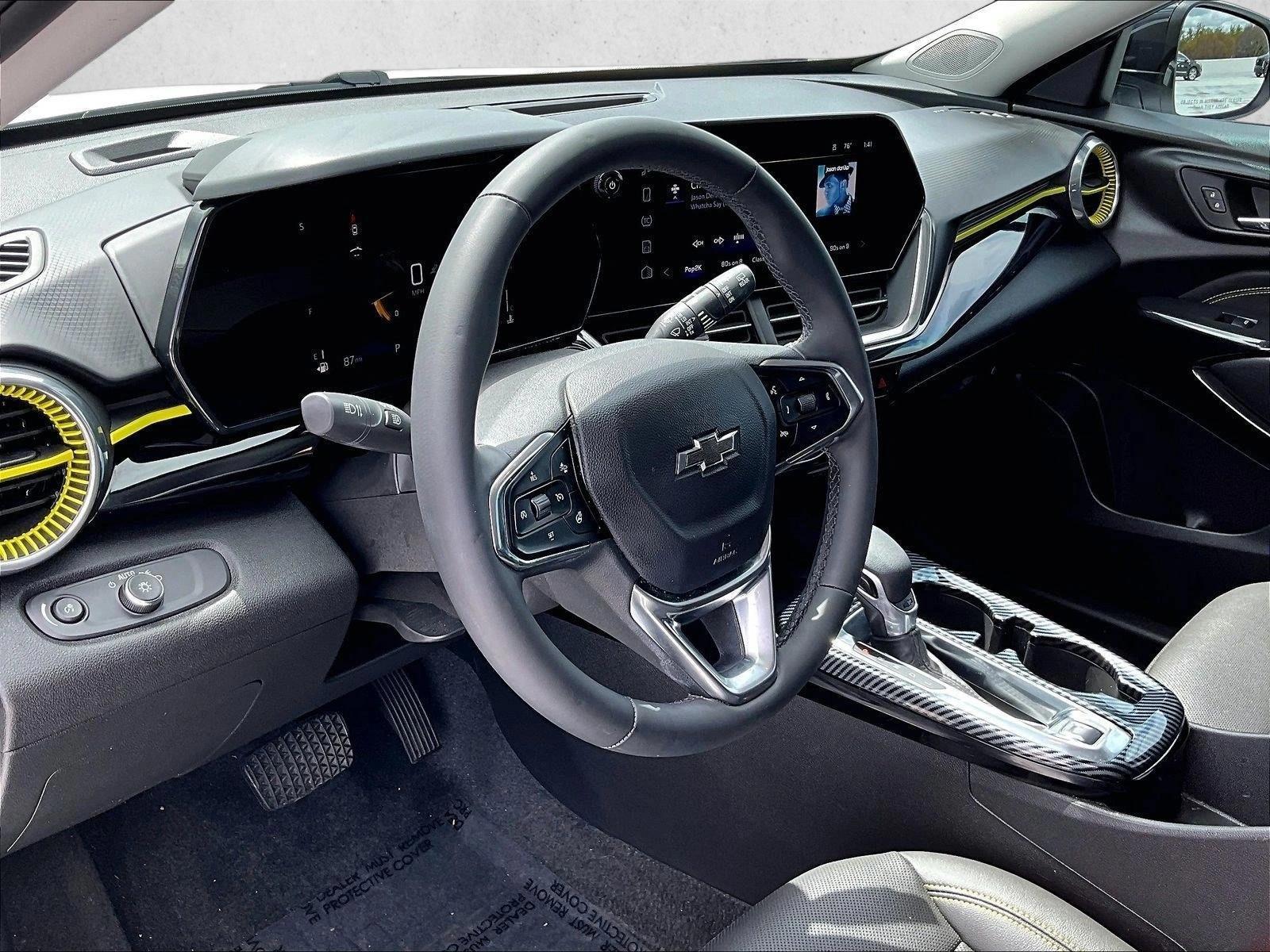 Thumbnail: 2024 Chevrolet Trax - 3