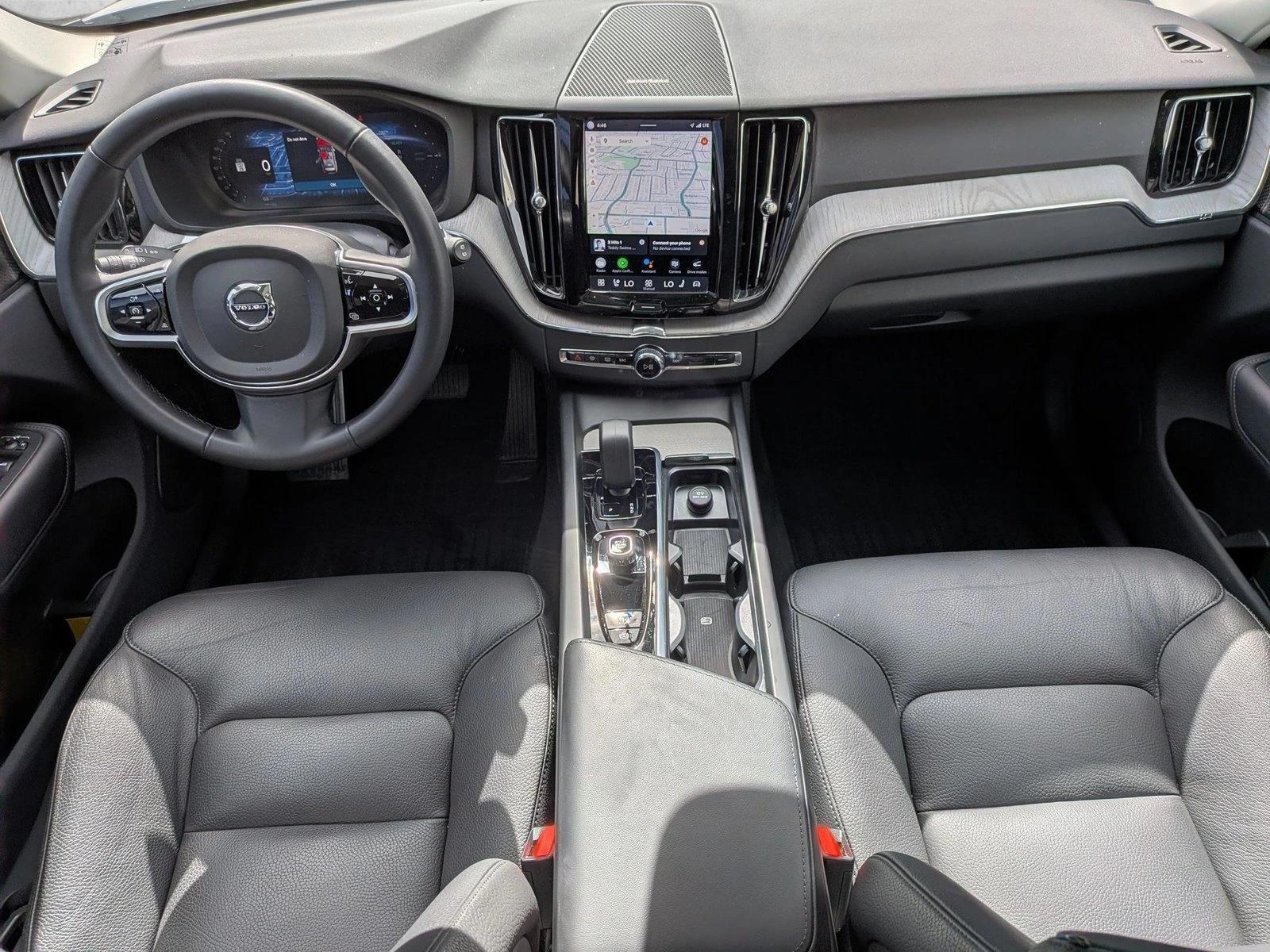 Thumbnail: 2025 Volvo XC60 - 3