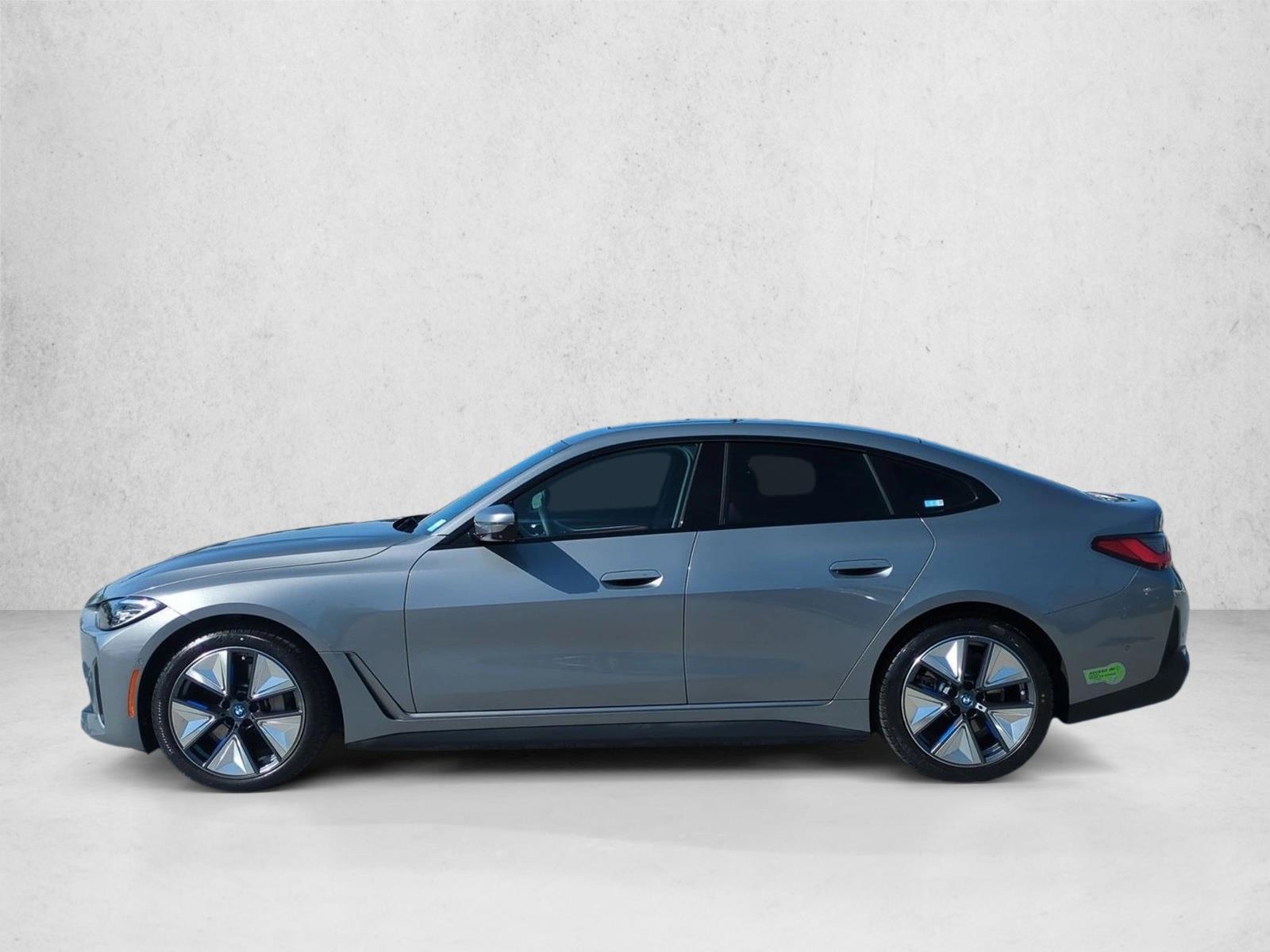 Thumbnail: 2023 BMW i4 - 2