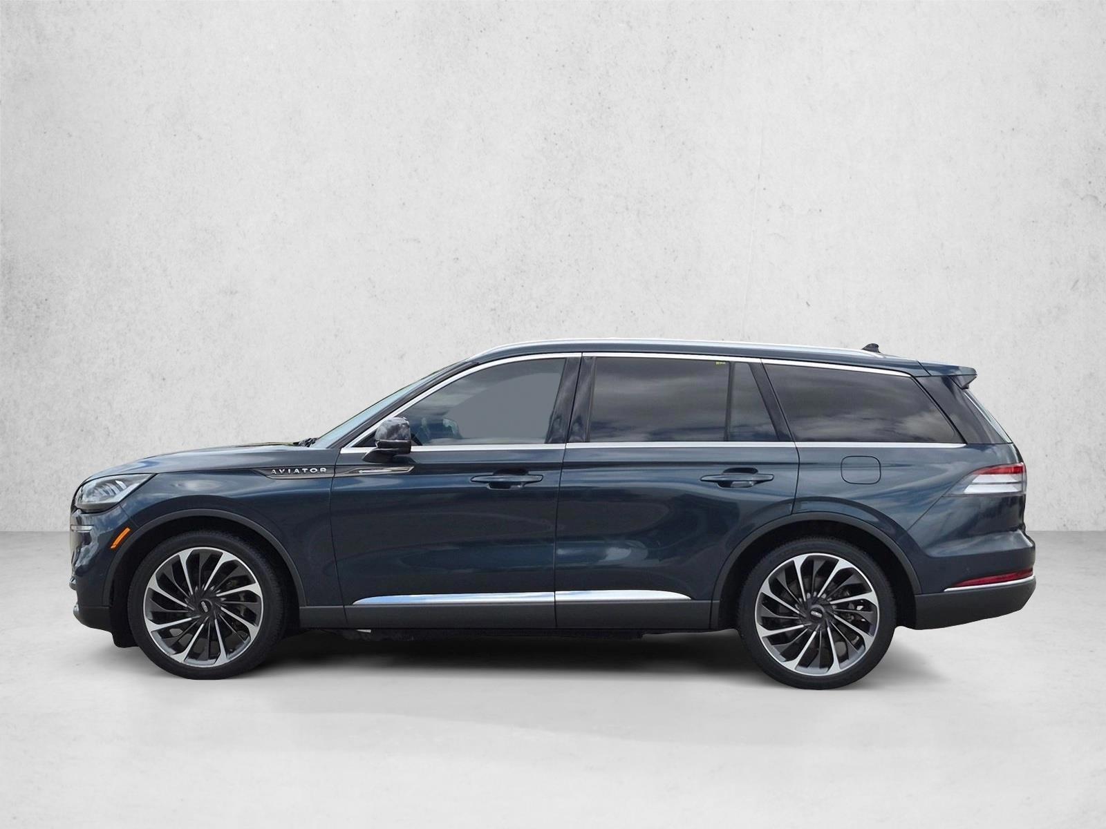 Thumbnail: 2022 Lincoln Aviator - 2