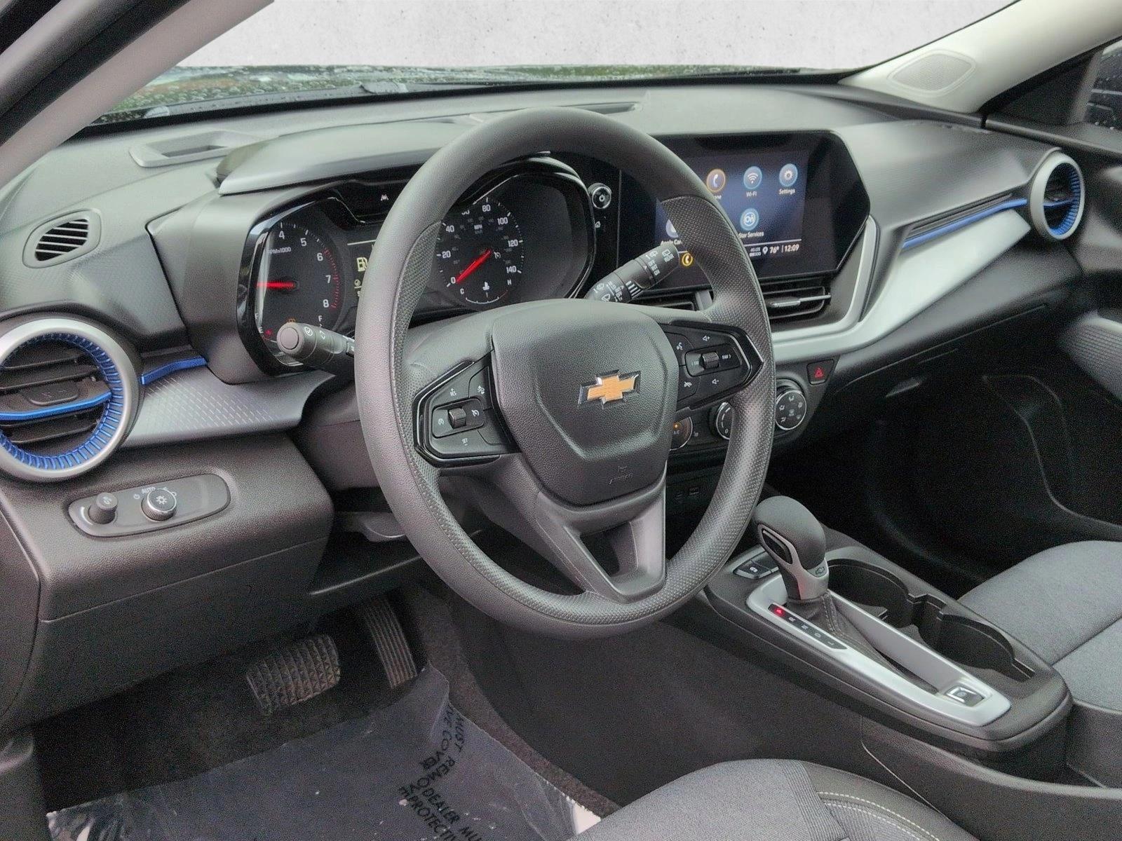 Thumbnail: 2024 Chevrolet Trax - 3