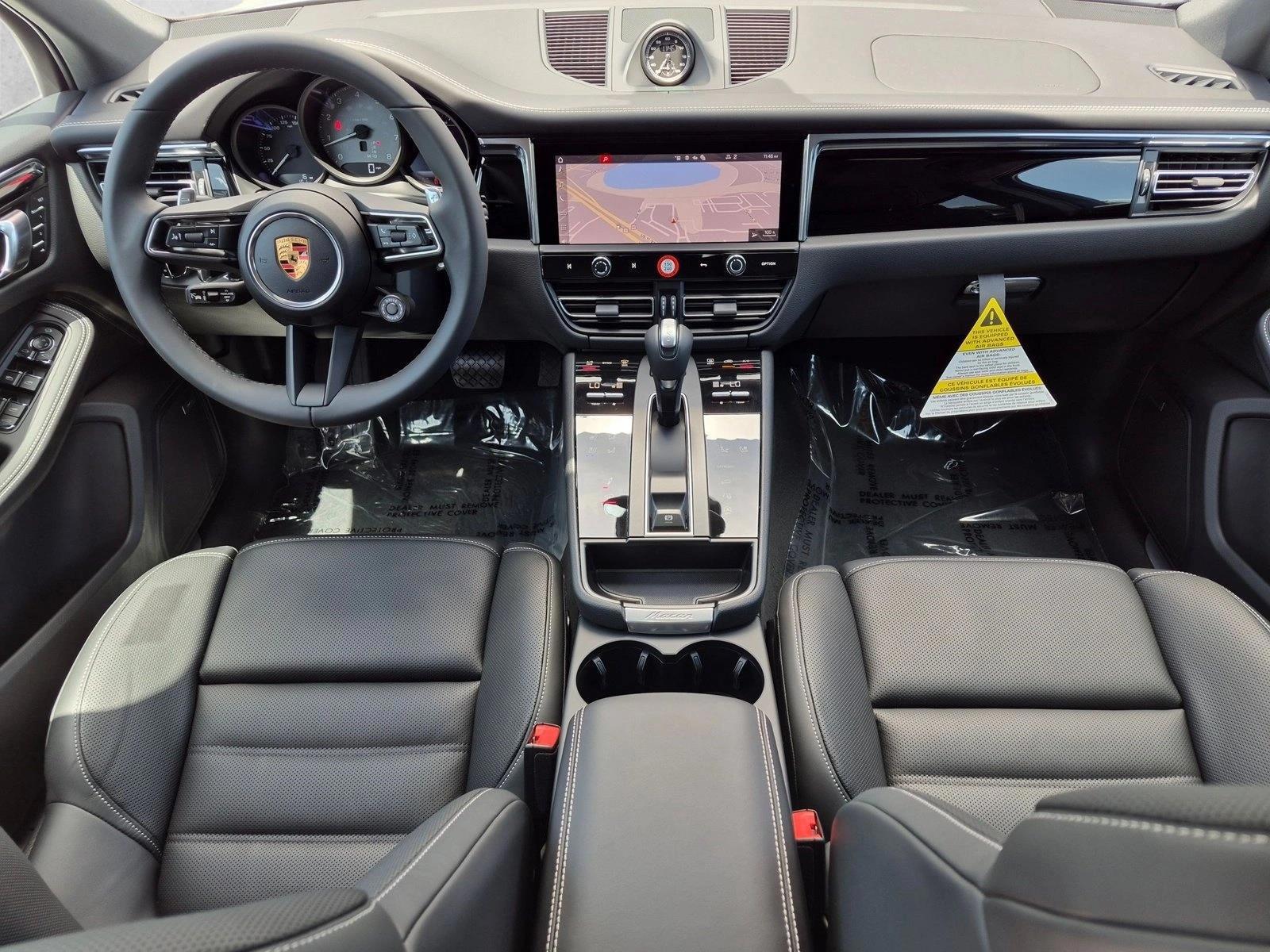 Thumbnail: 2026 Porsche Macan - 4