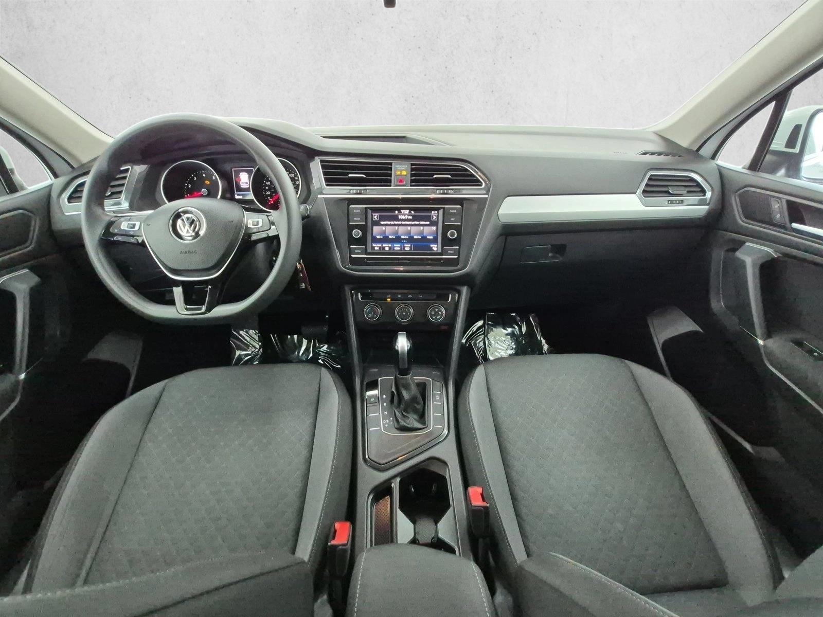 Thumbnail: 2020 Volkswagen Tiguan - 4