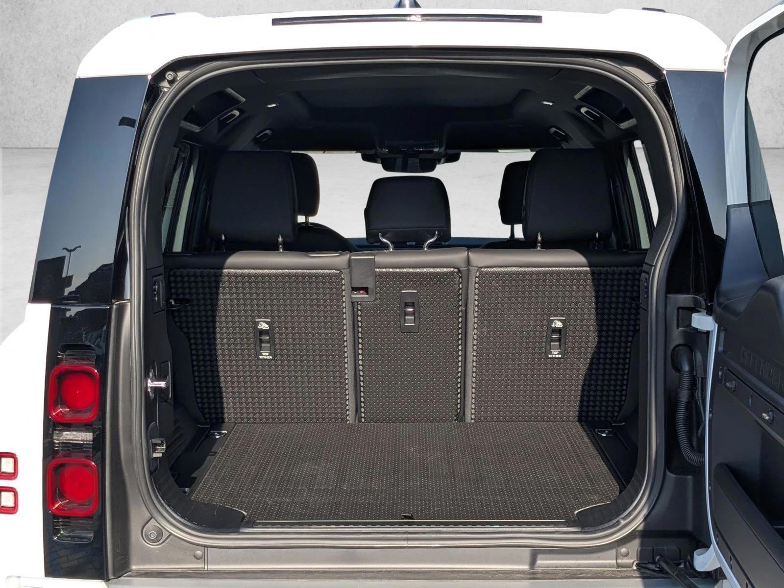 2025 Land Rover Defender S - Photo 6
