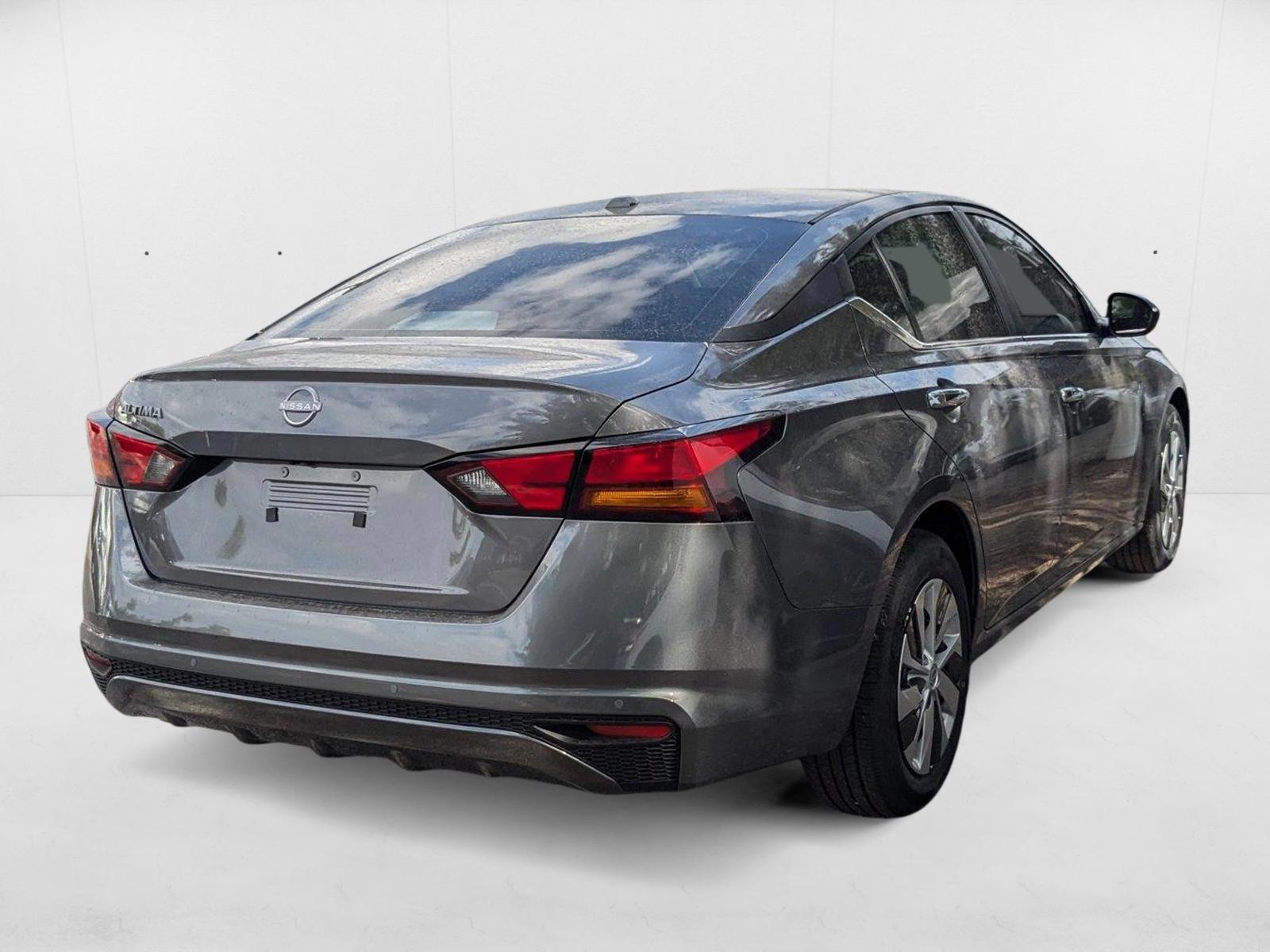 2025 Nissan Altima S - Photo 2