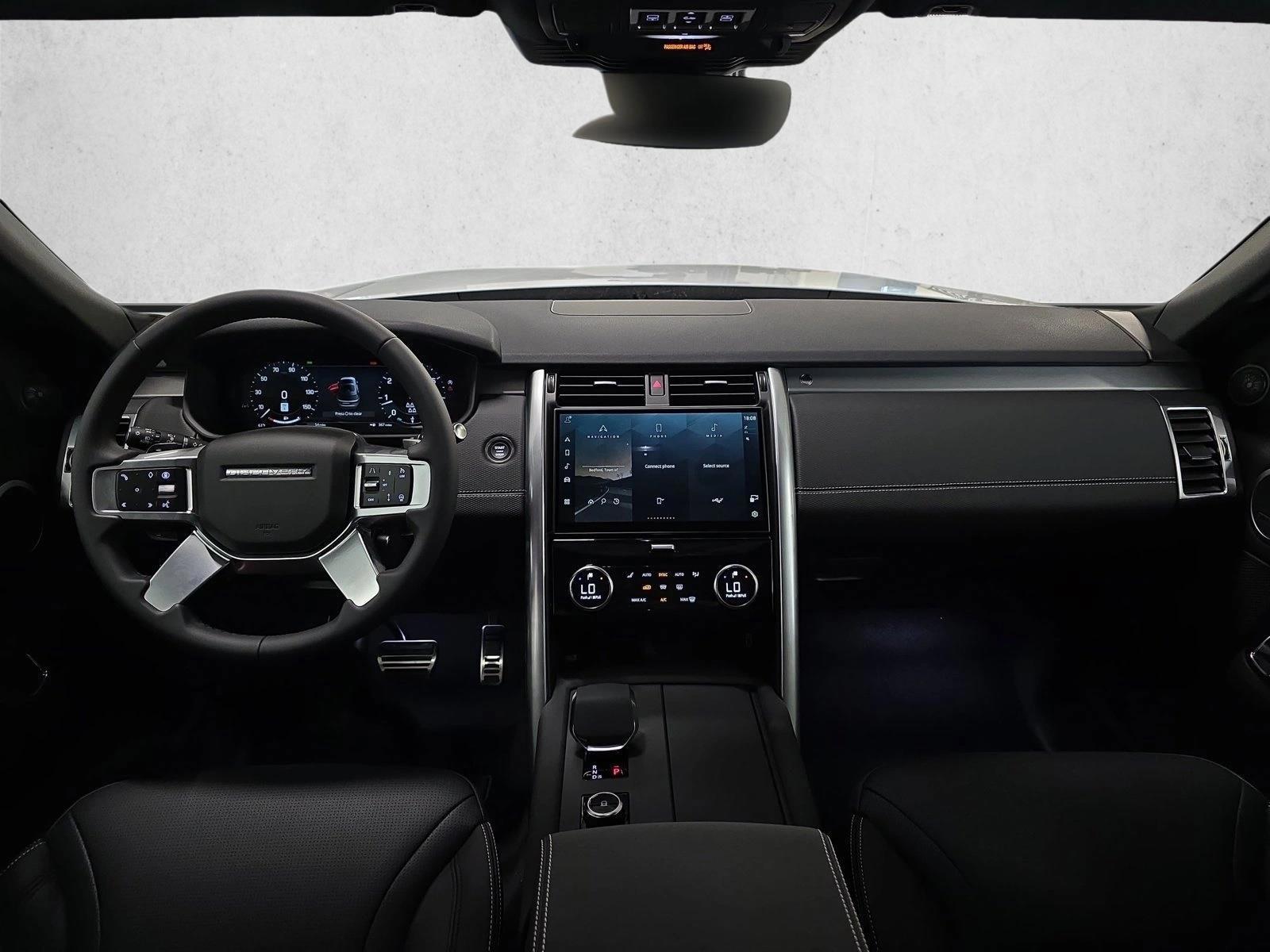 Thumbnail: 2026 Land Rover Discovery - 3