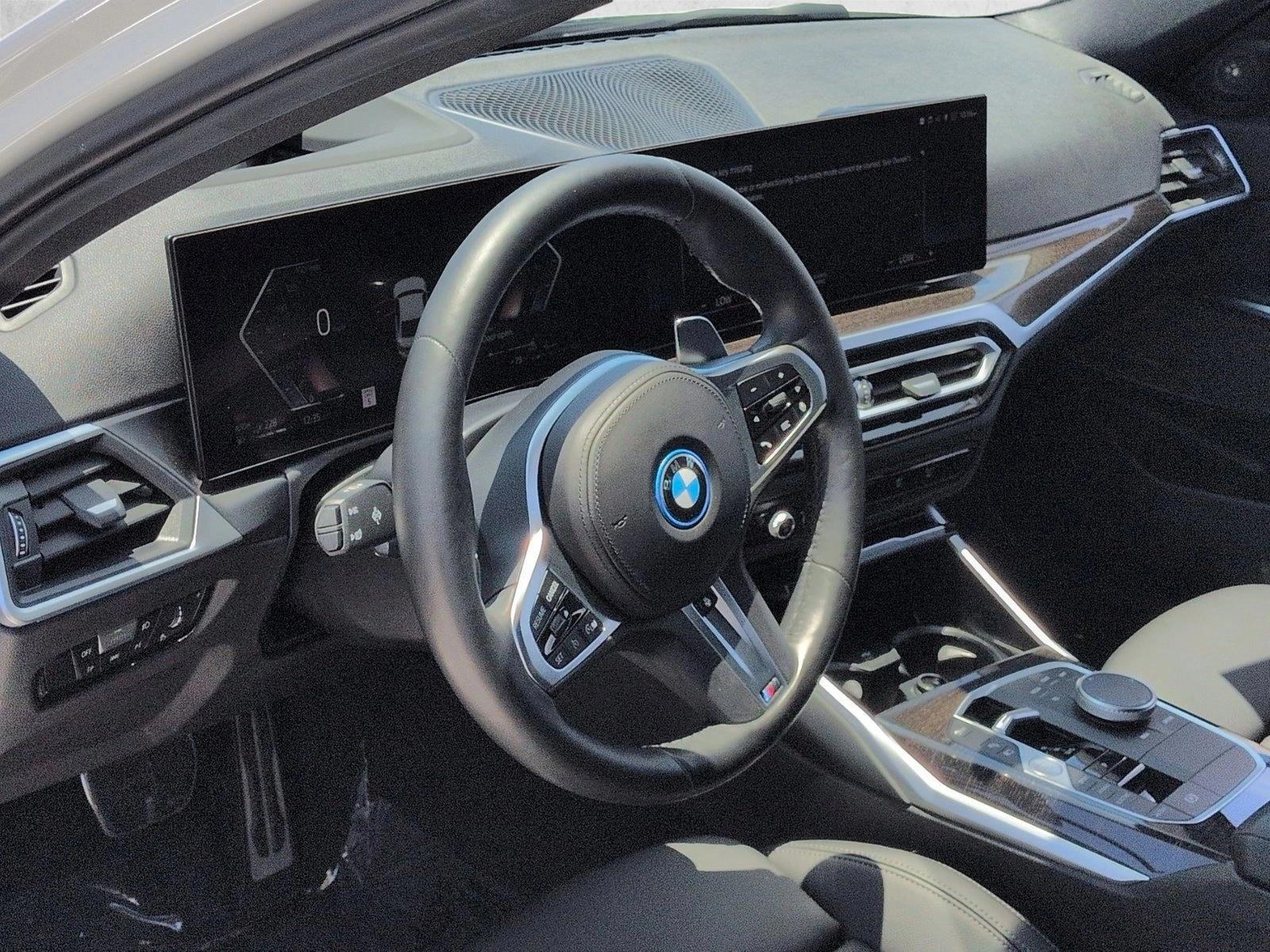 Thumbnail: 2023 BMW 3 Series - 3