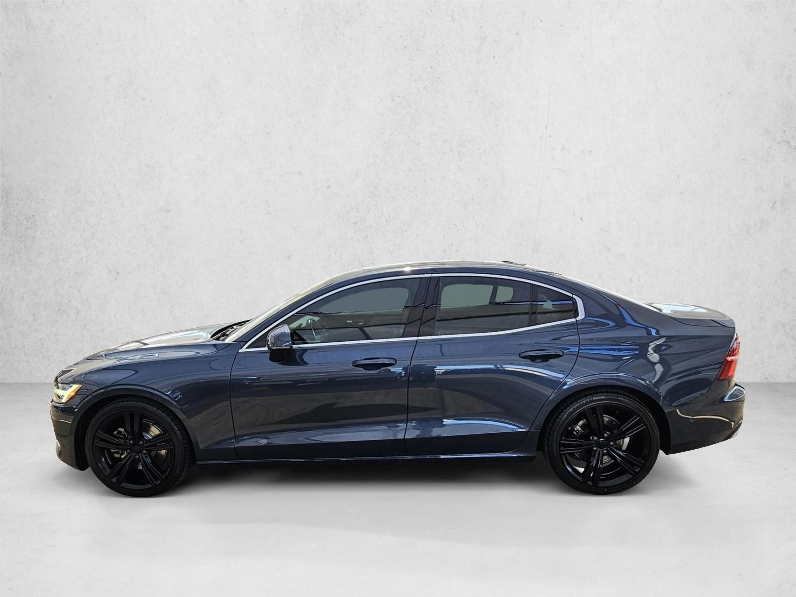 Thumbnail: 2022 Volvo S60 - 2