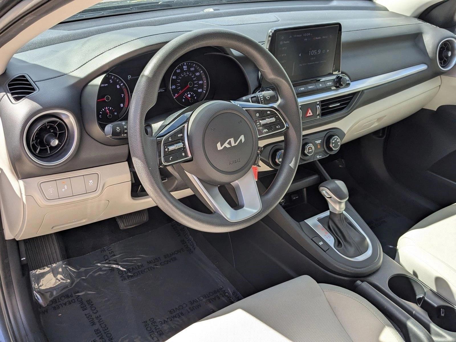 Thumbnail: 2023 Kia Forte - 3