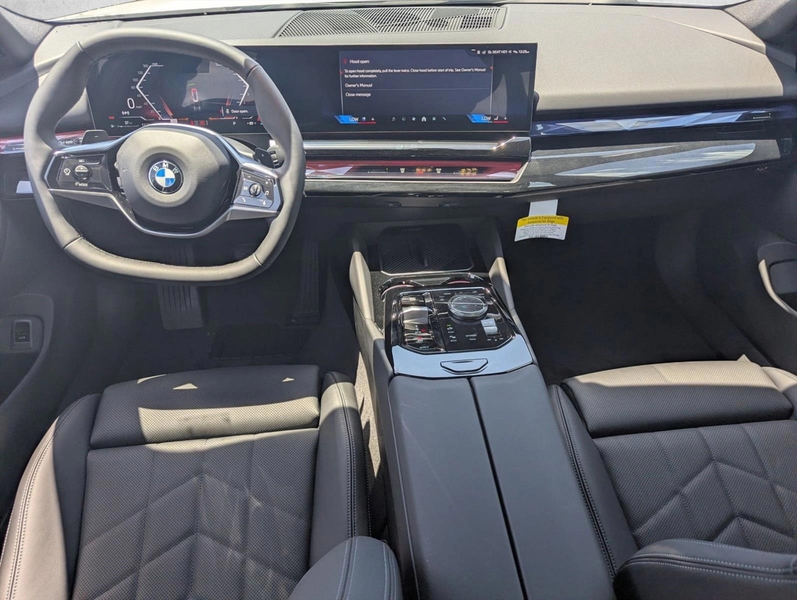 Thumbnail: 2027 BMW 5 Series - 3