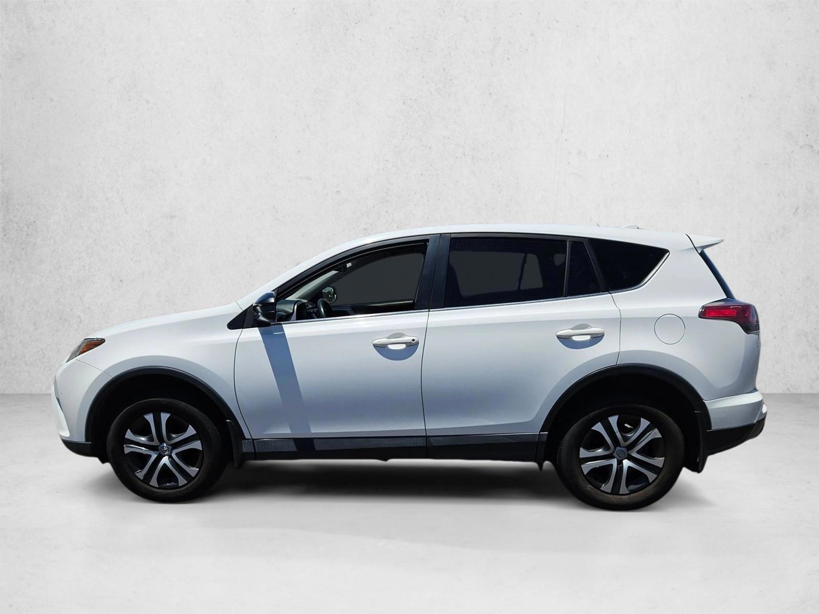 Thumbnail: 2018 Toyota RAV4 - 3