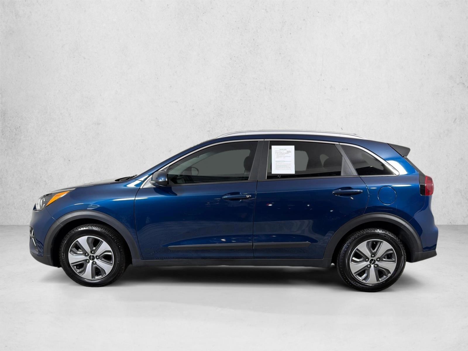 Thumbnail: 2022 Kia Niro - 2