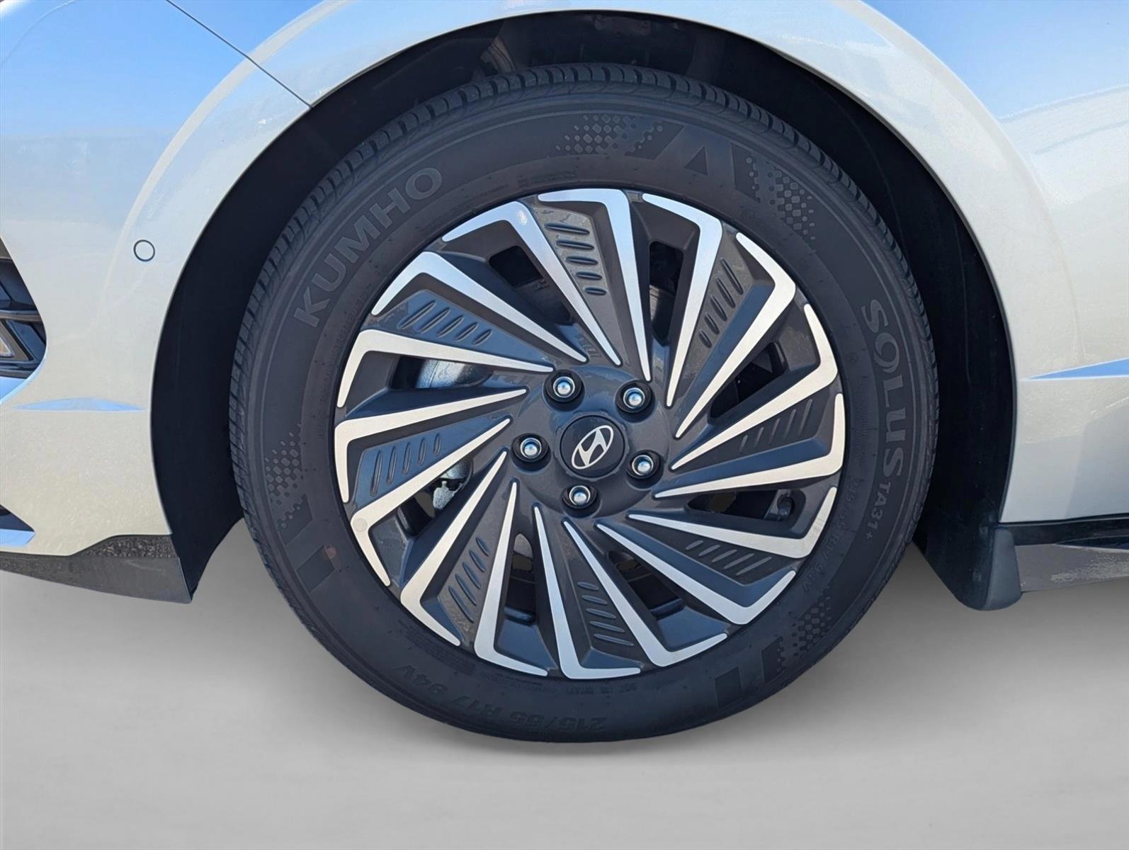 2025 Hyundai Sonata Hybrid Limited - Photo 9