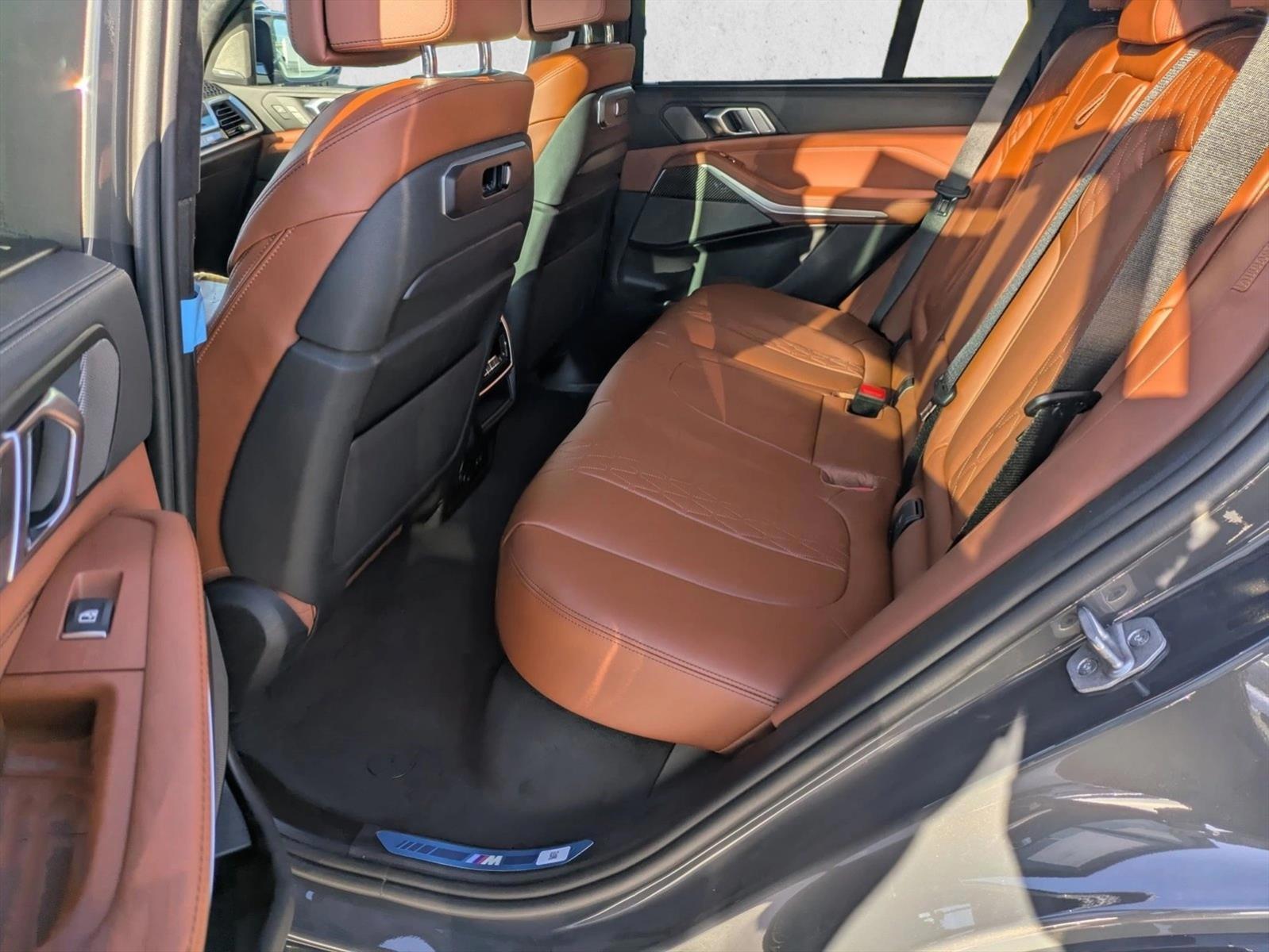 2026 BMW X5 M60i - Photo 16