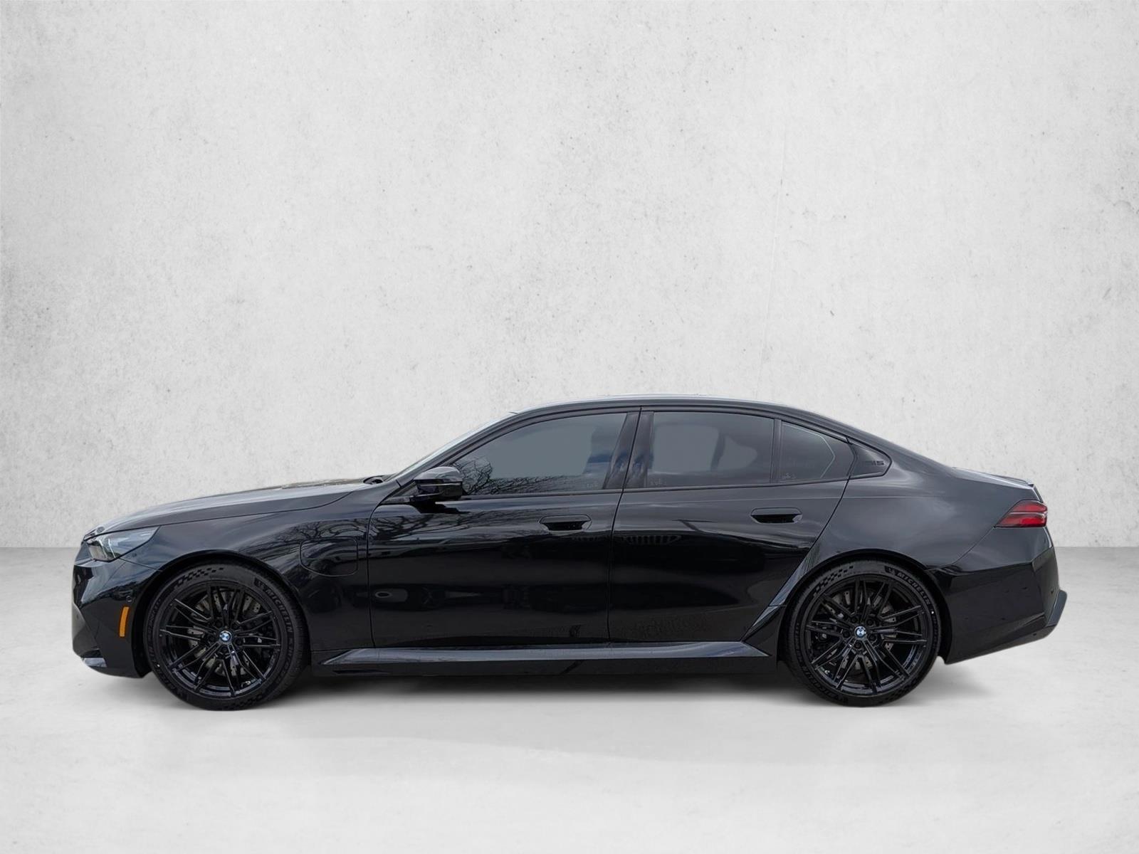 Thumbnail: 2026 BMW M5 - 2