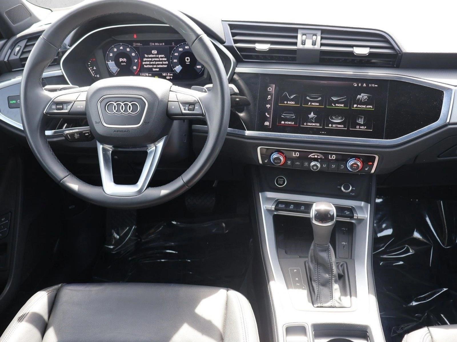 Thumbnail: 2023 Audi Q3 - 4